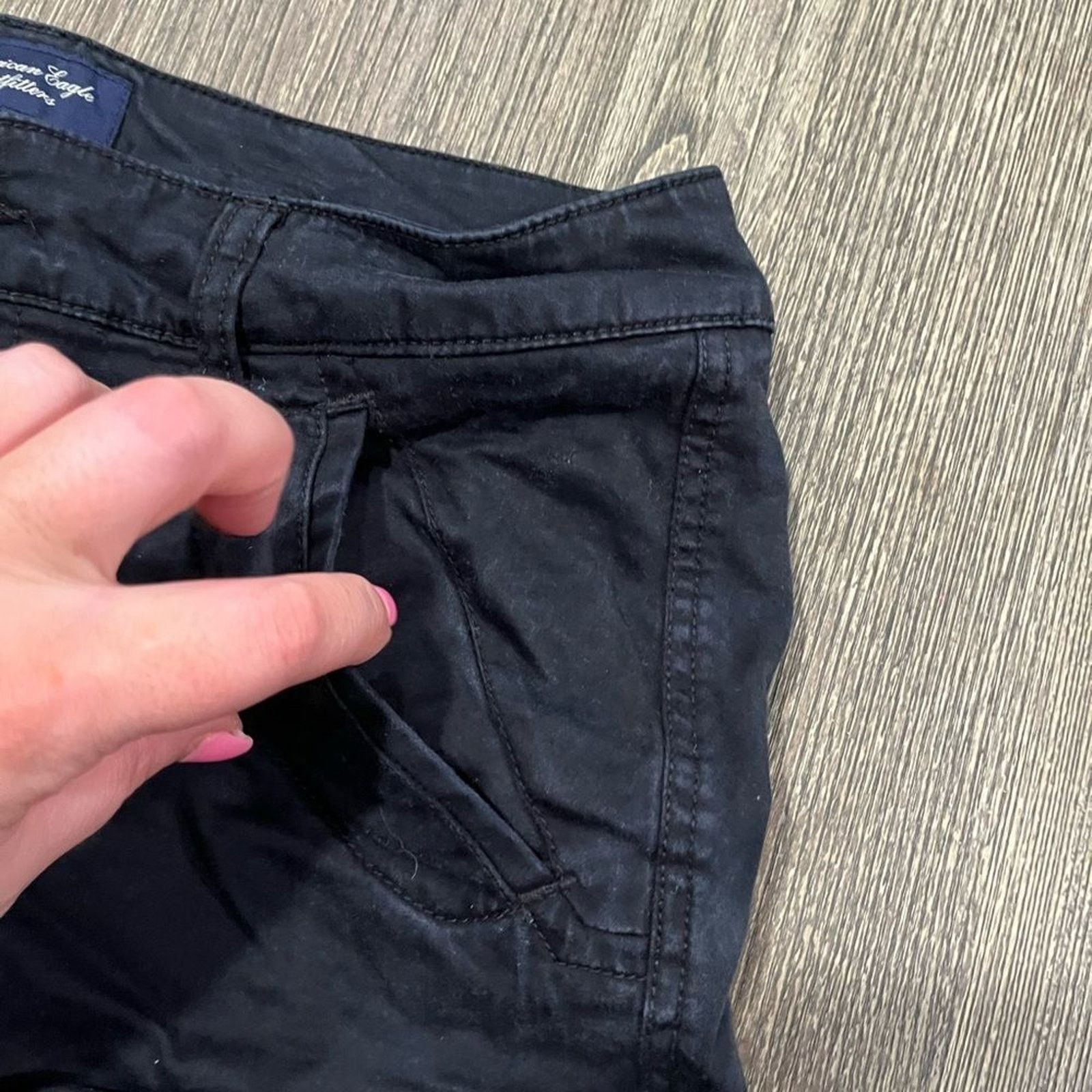 American Eagle Outfitters American Eagle Khaki Shorts Low-Rise Stretch Pockets Black 6 Size 28" / US 6 / IT 42 - 2 Thumbnail