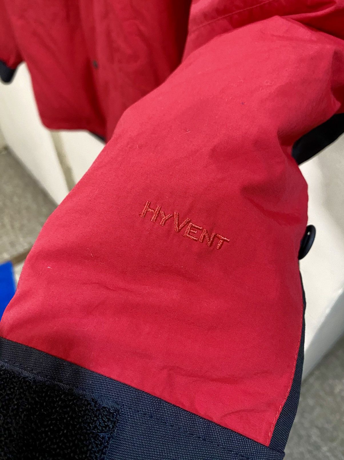 The North Face TNF mountain down hyvent Size US M / EU 48-50 / 2 - 5 Thumbnail