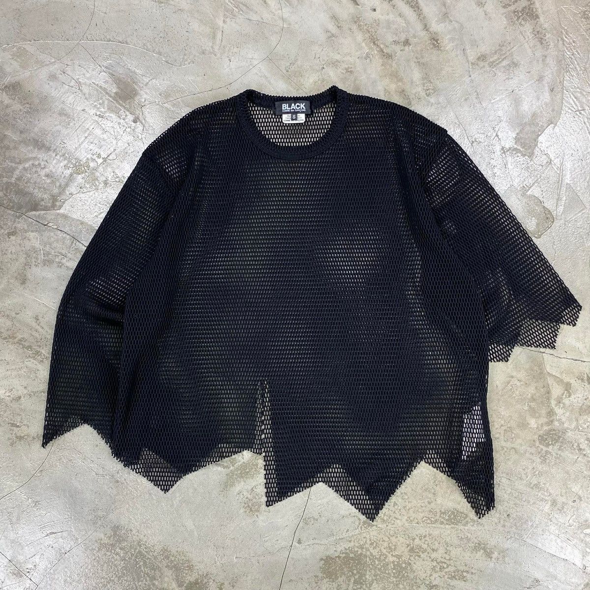 Comme des Garcons Black SS2023 Mesh Jagged Hem Top Size US S / EU 44-46 / 1 - 1 Thumbnail