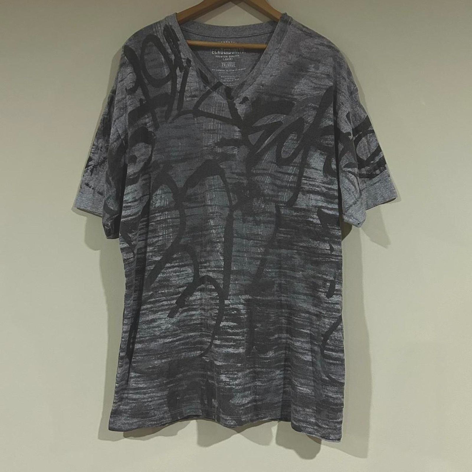 Ecko Unltd. Y2K Ecko Unltd Graffiti V Neck Tee Shirt Size US XXL / EU 58 / 5 - 1 Thumbnail