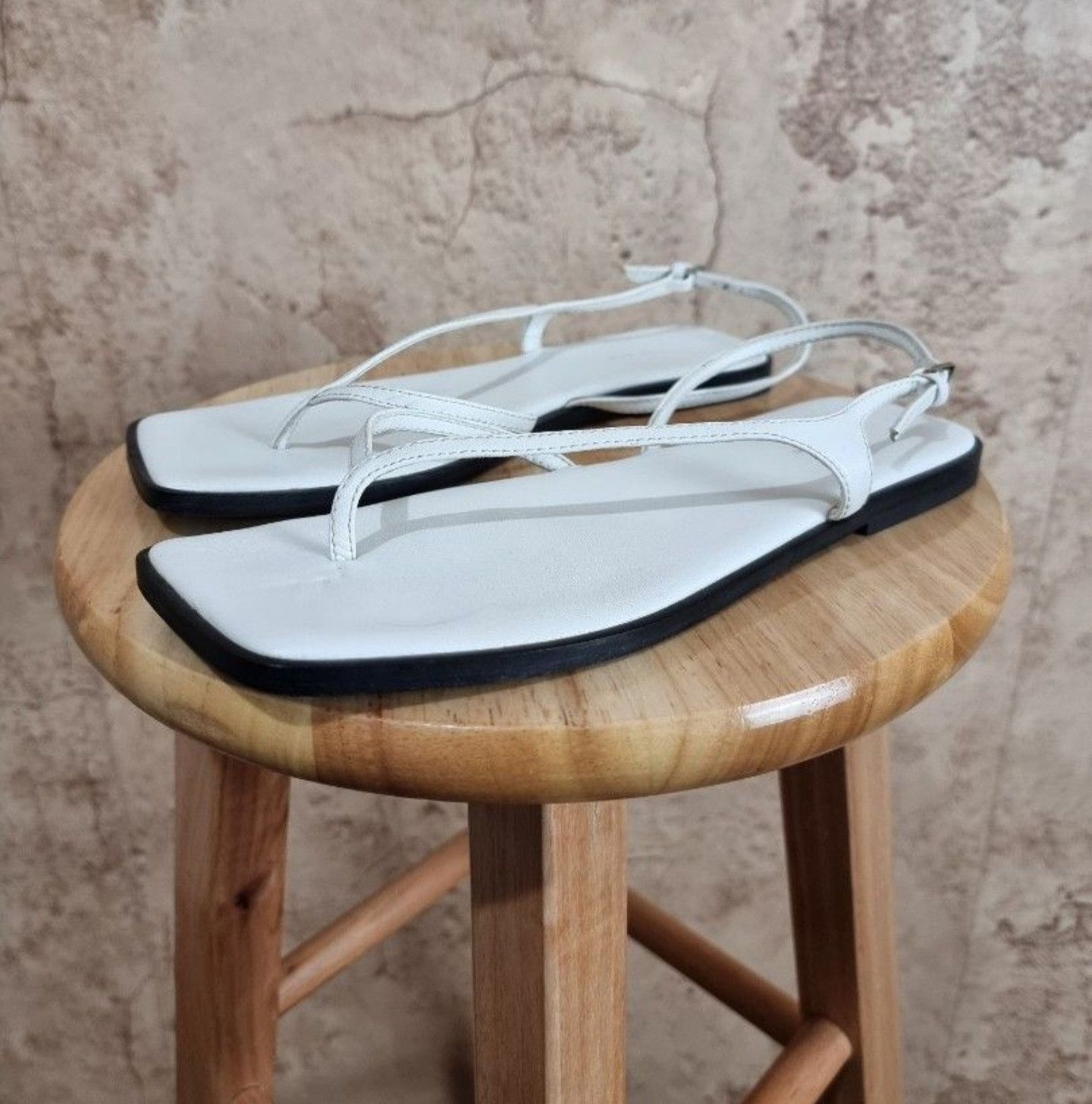 The Row The Row White Constance Leather Sandals Size US 8 / IT 38 - 2 Thumbnail