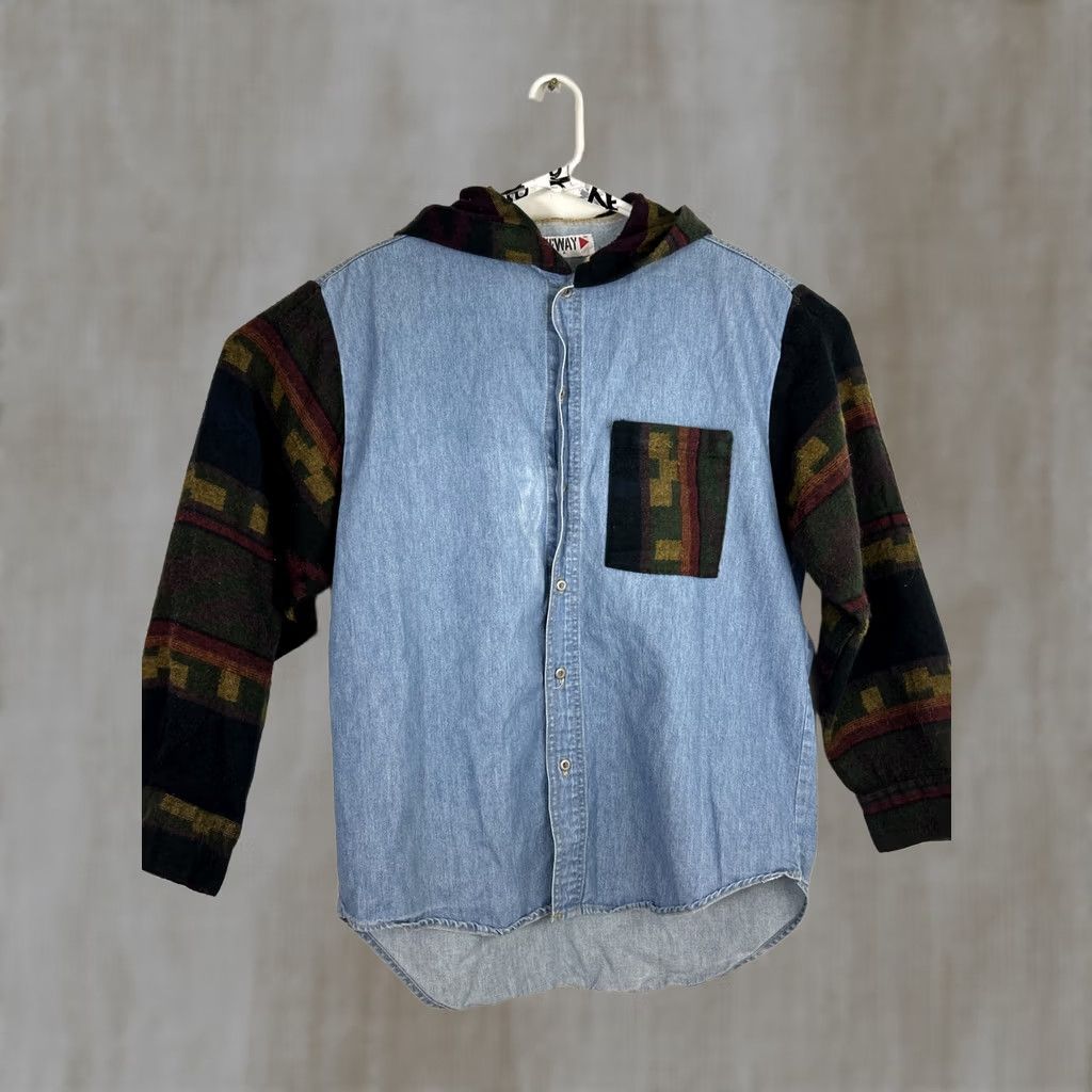 Vintage One Way Vintage Chambray Button-Up Aztec Southwest Accent Shirt Mens L Blue / Aztec Chambray Shirt Mens L Size US L / EU 52-54 / 3 - 1 Thumbnail