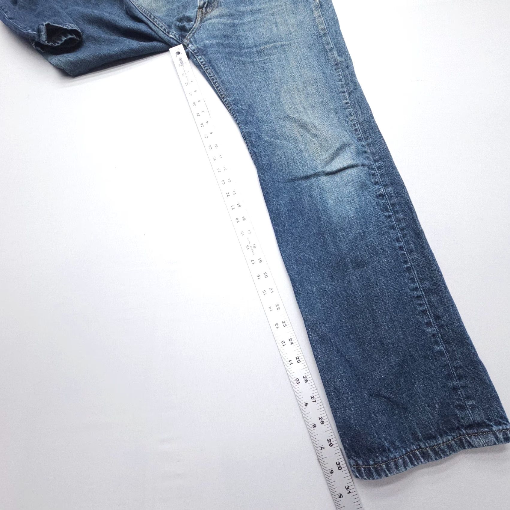 Levi's VINTAGE Levi's 514 Slim Straight Jeans Mens 32 x 32 Dark Blue Distressed 100% Cotton (Regular Size) Mens Size US 32 / EU 48 - 6 Thumbnail
