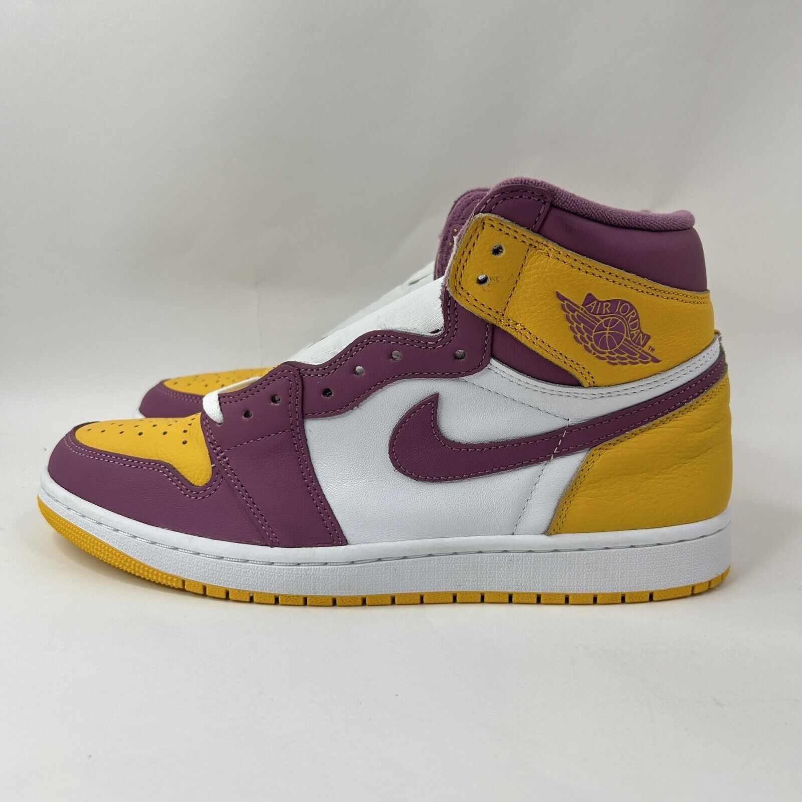 Nike Nike Air Jordan 1 Retro High OG “Brotherhood” 2024 Size US 11 / EU 44 - 6 Thumbnail