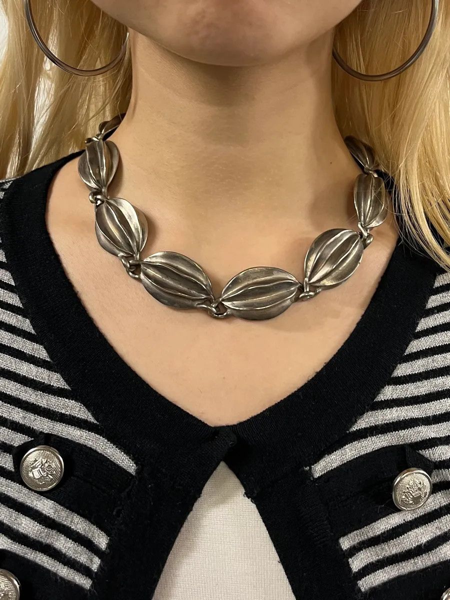 Givenchy Givenchy Vintage Silver Metal Fluted Bead Necklace Size ONE SIZE - 2 Thumbnail
