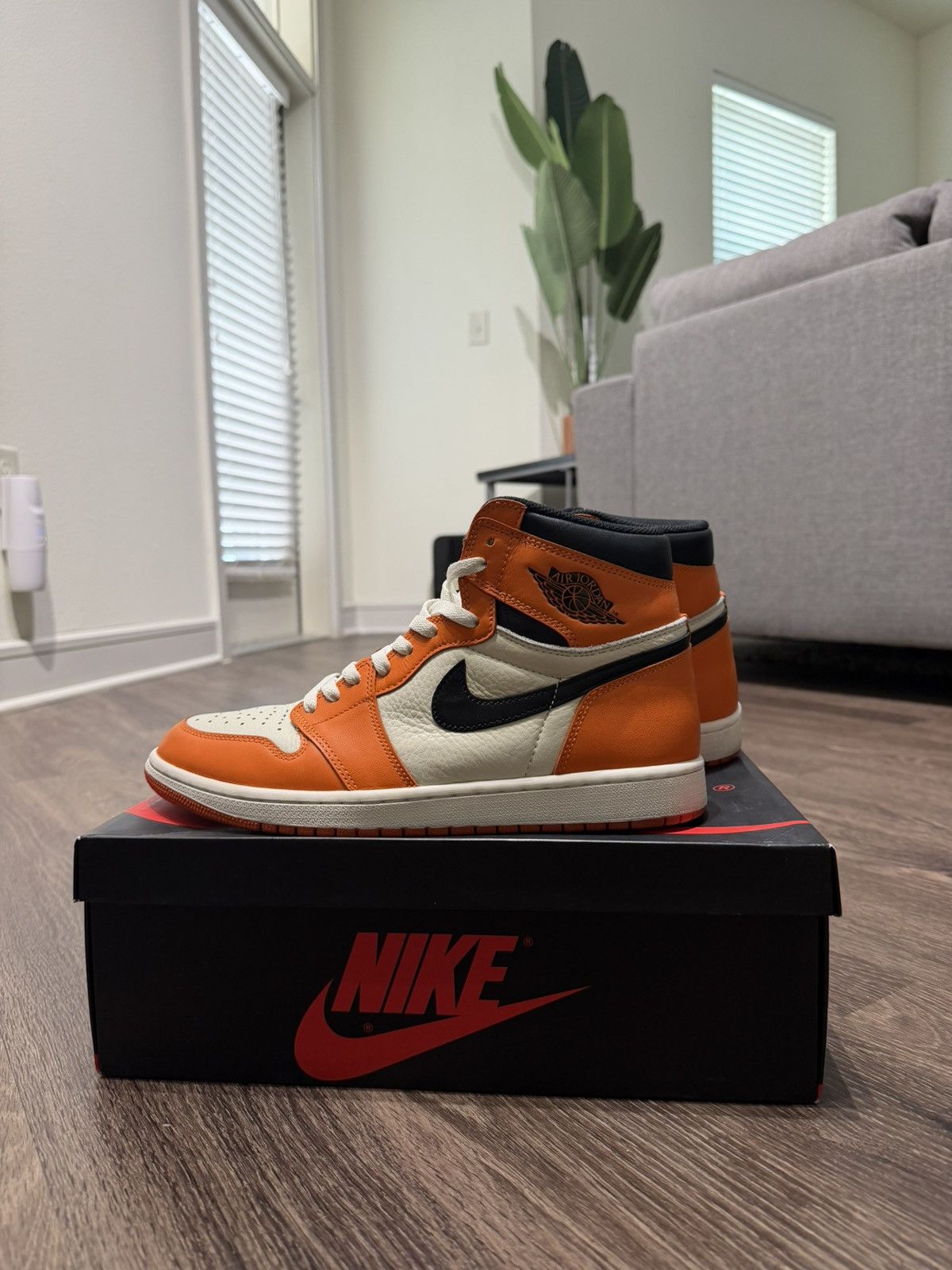 Jordan Brand Jordan 1 Reversed Shattered Backboard Size US 11 / EU 44 - 3 Thumbnail