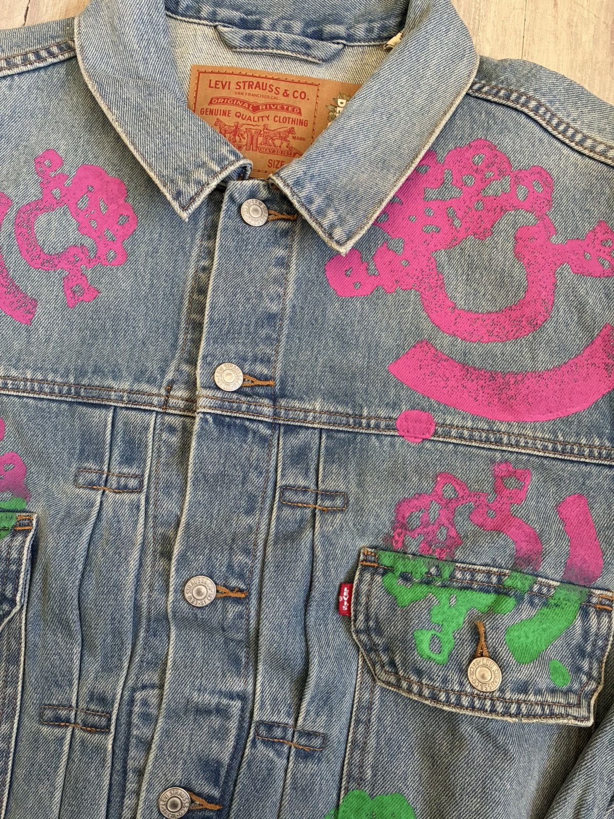 (B).Stroy × DENIM TEARS Denim Tears Bstroy Tears Light Wash Denim Trucker Jacket Size US XXL / EU 58 / 5 - 3 Thumbnail