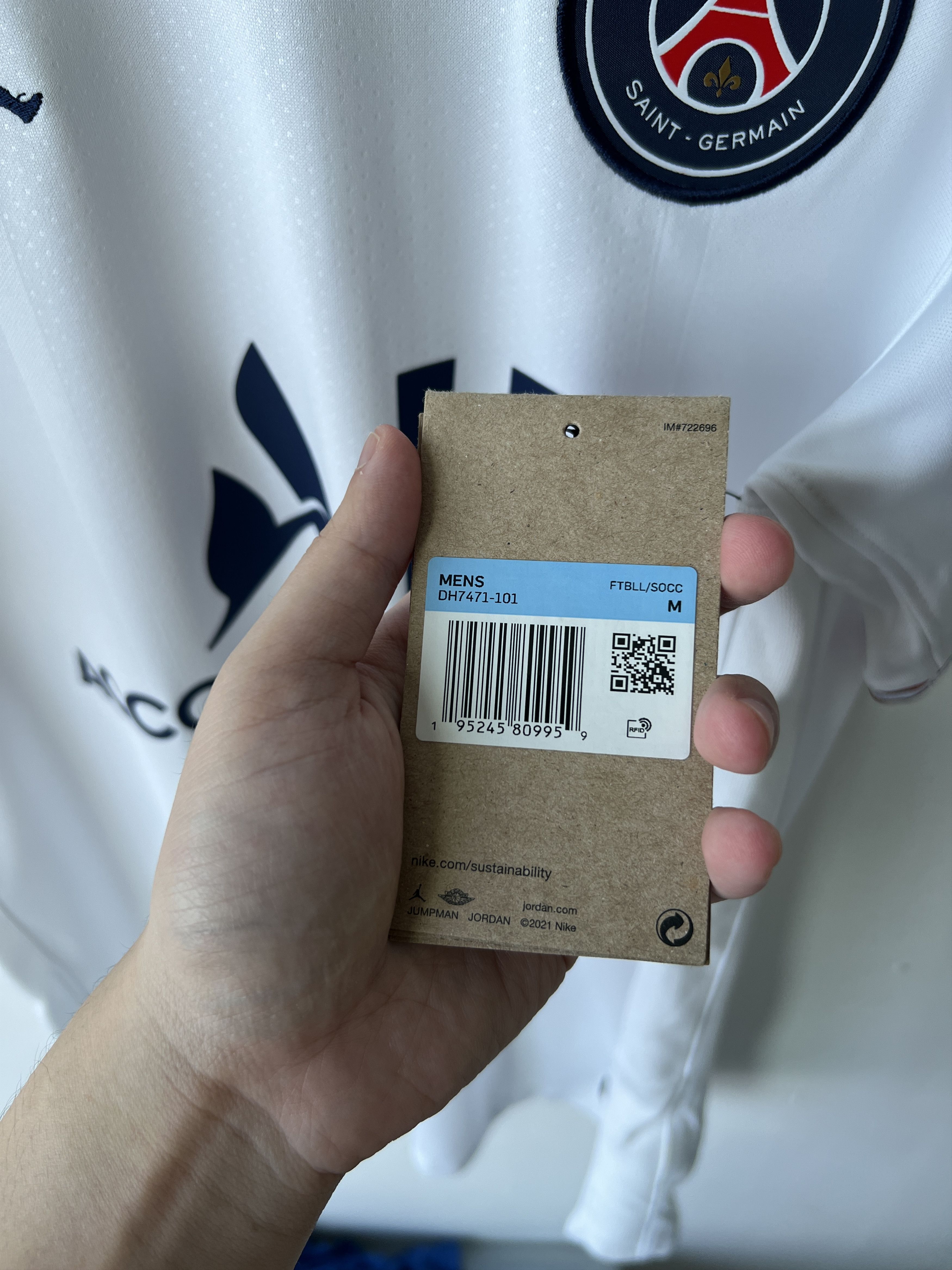 Nike (M) PSG 2021-22 Fourth Kit Mbappe #7 (NEW) Size US M / EU 48-50 / 2 - 5 Thumbnail