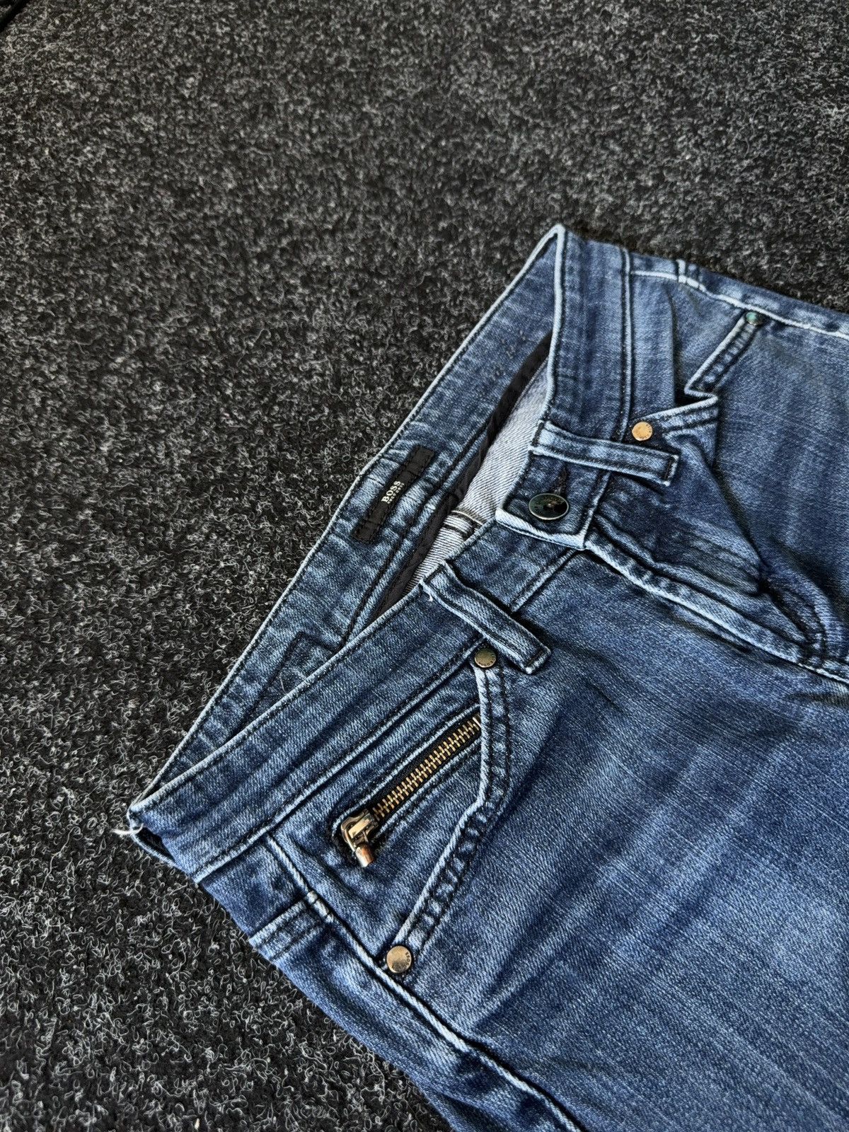 Hugo Boss Y2K retro 00s Luxury Hugo Boss skinny women’s pants Size 25" / US 0 / IT 36 - 7 Thumbnail