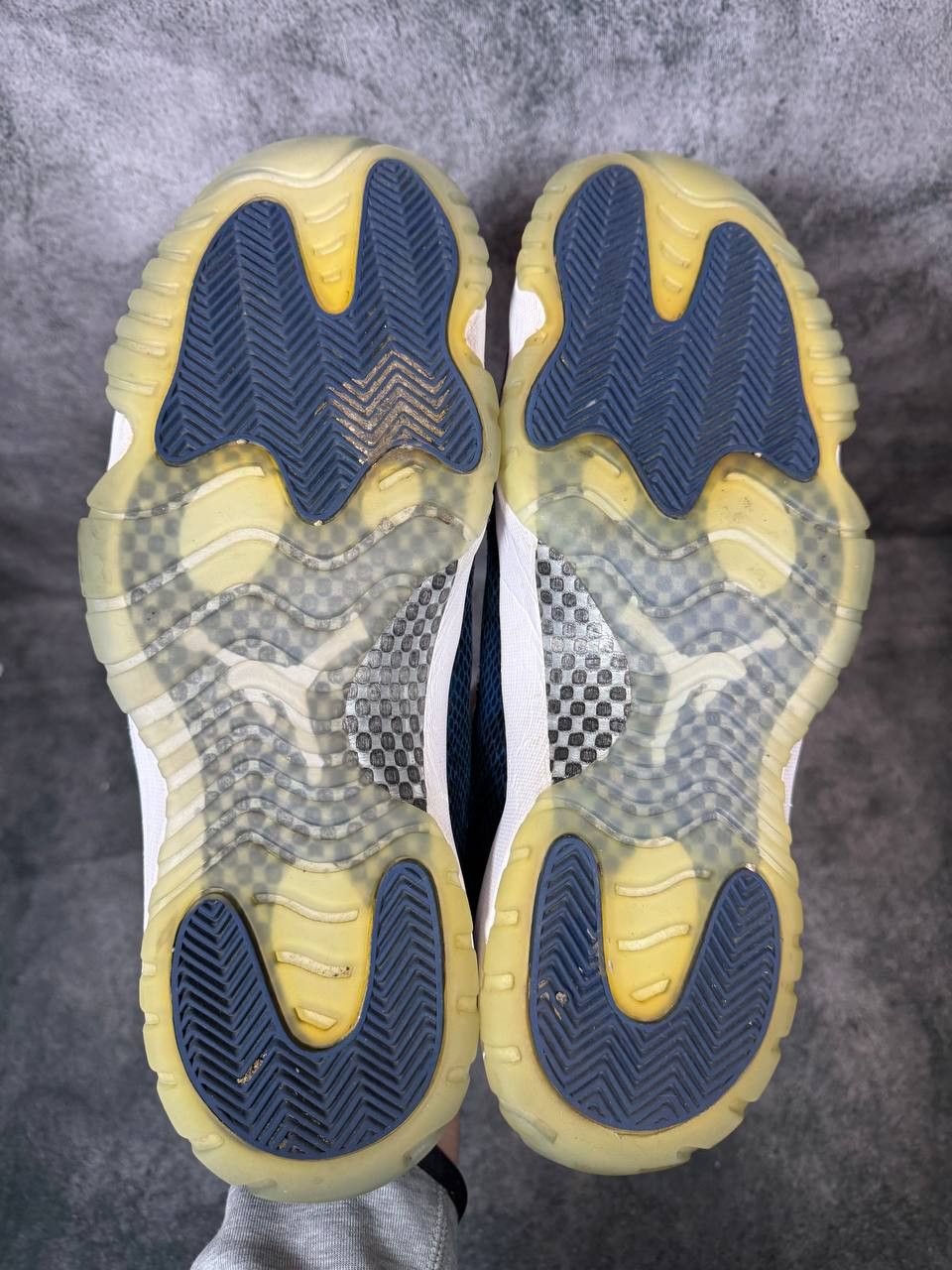 Jordan Brand Size 12.5 | Jordan 11 Snakeskin Low No Box | Pre-Owned Size US 12.5 / EU 45-46 - 5 Thumbnail