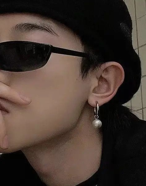Japanese Brand Misaki x Maki Punk Circle Round Pearl Hoop Earring Size ONE SIZE - 1 Thumbnail