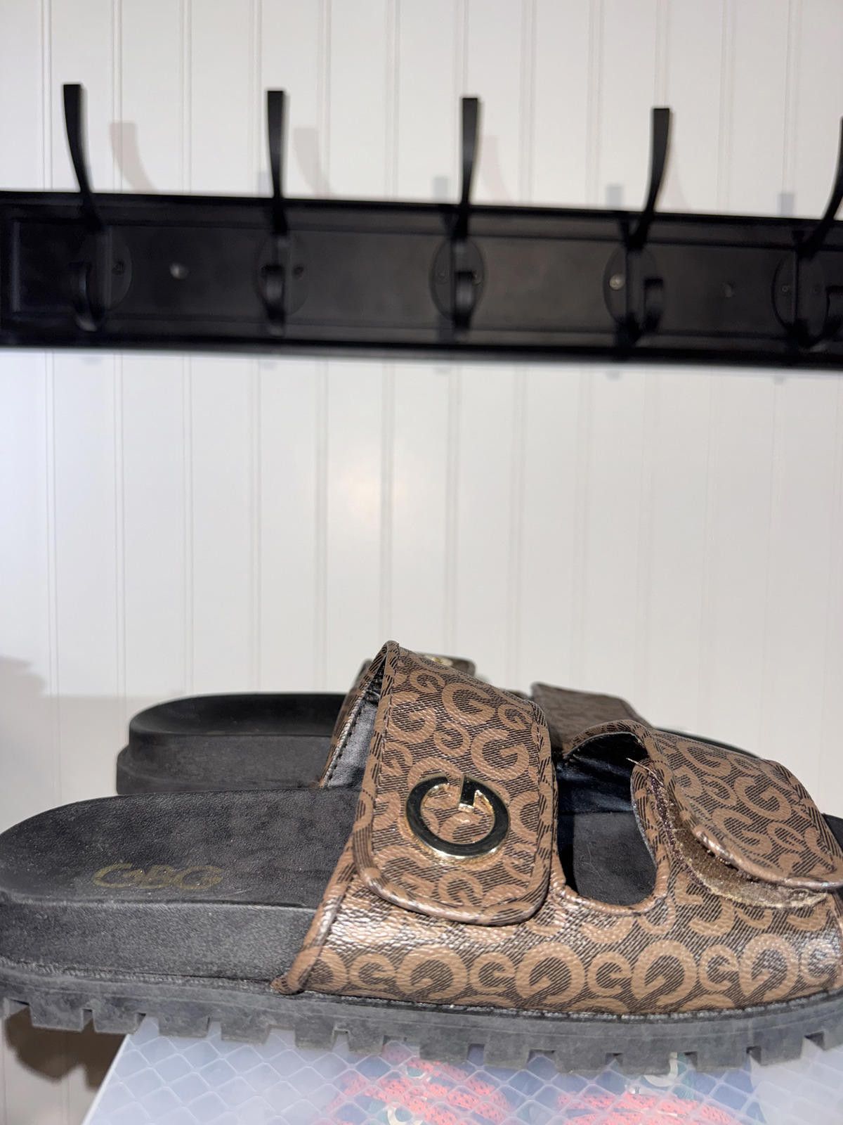 Other GBG Los Angeles Brown Logo Pattern Slide Sandals Size US 10 / IT 40 - 2 Thumbnail
