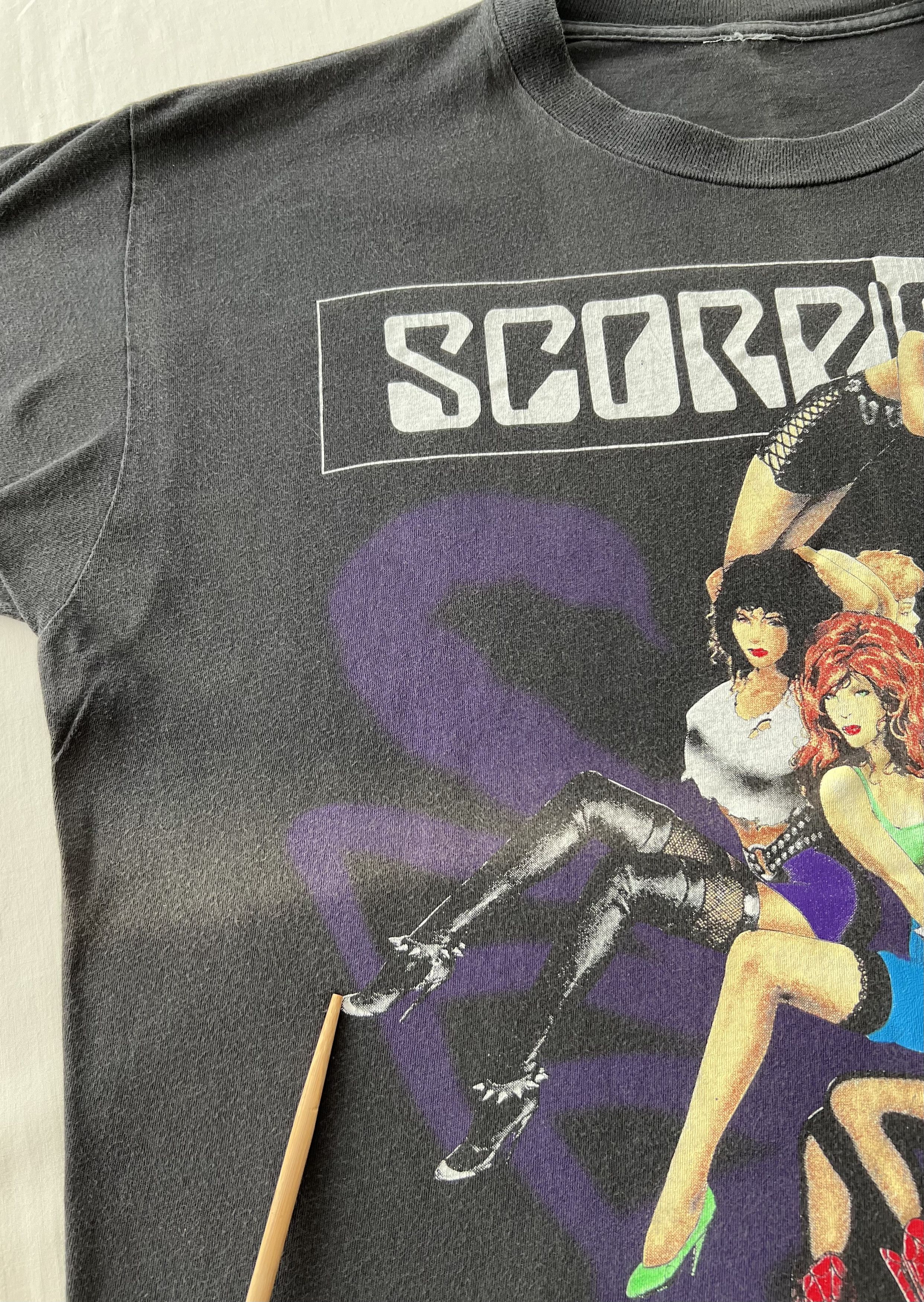 Band Tees Vintage 1990 Scorpions Tease Me Please Me Black T-shirt Size US L / EU 52-54 / 3 - 11 Thumbnail