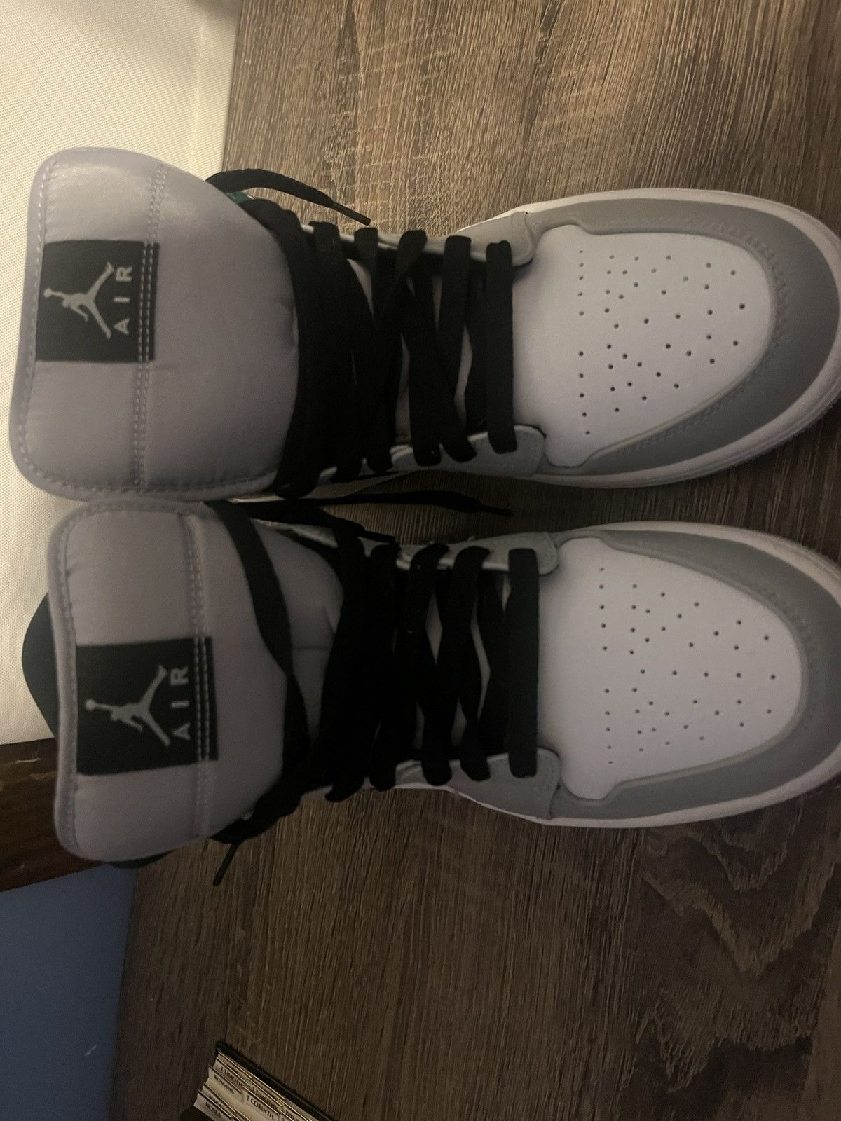Nike AIR JORDAN 1 MID Size US 9 / EU 42 - 3 Thumbnail