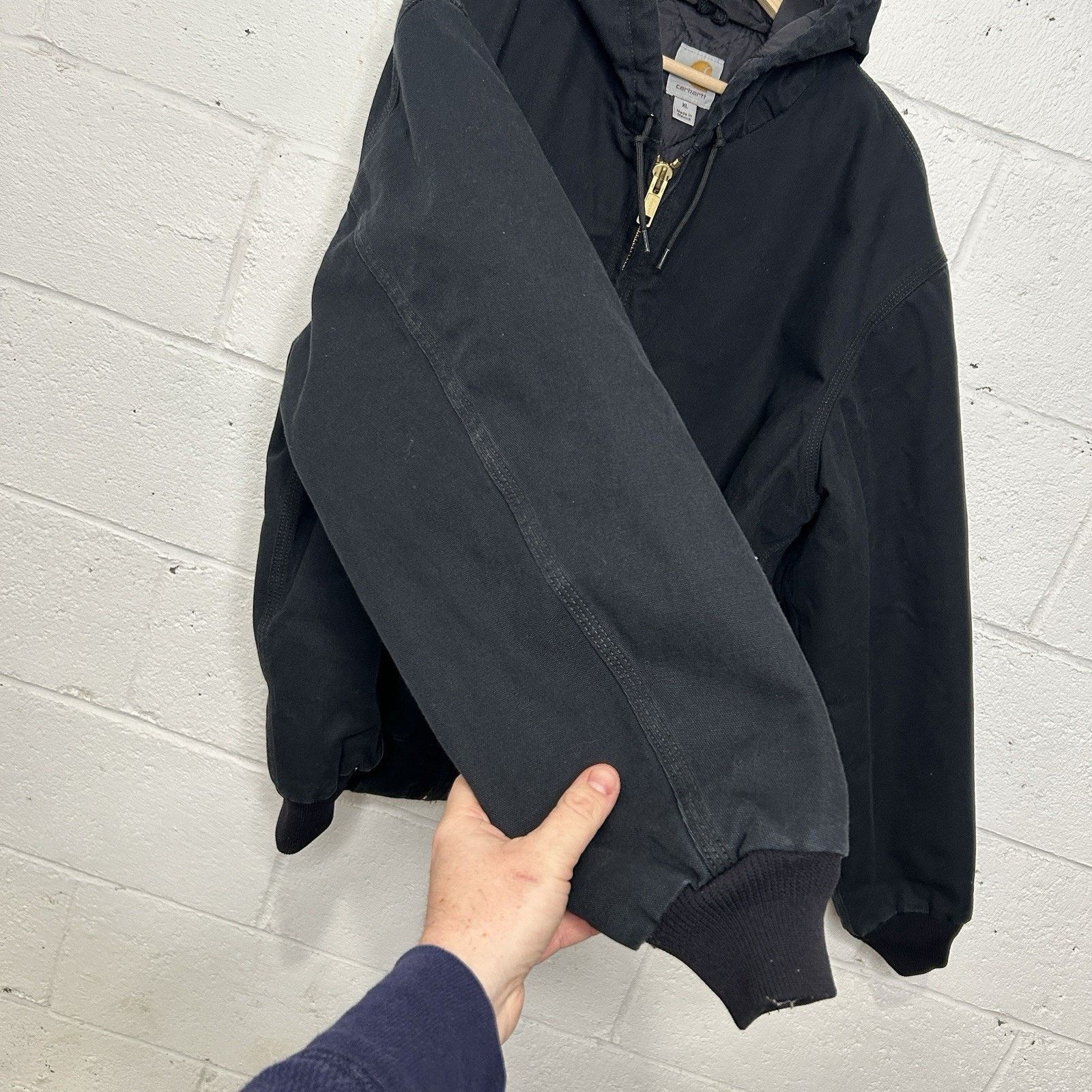 Carhartt Vintage Carhartt Quilted Hooded Active Jacket “Black” J280 Size US XL / EU 56 / 4 - 7 Thumbnail