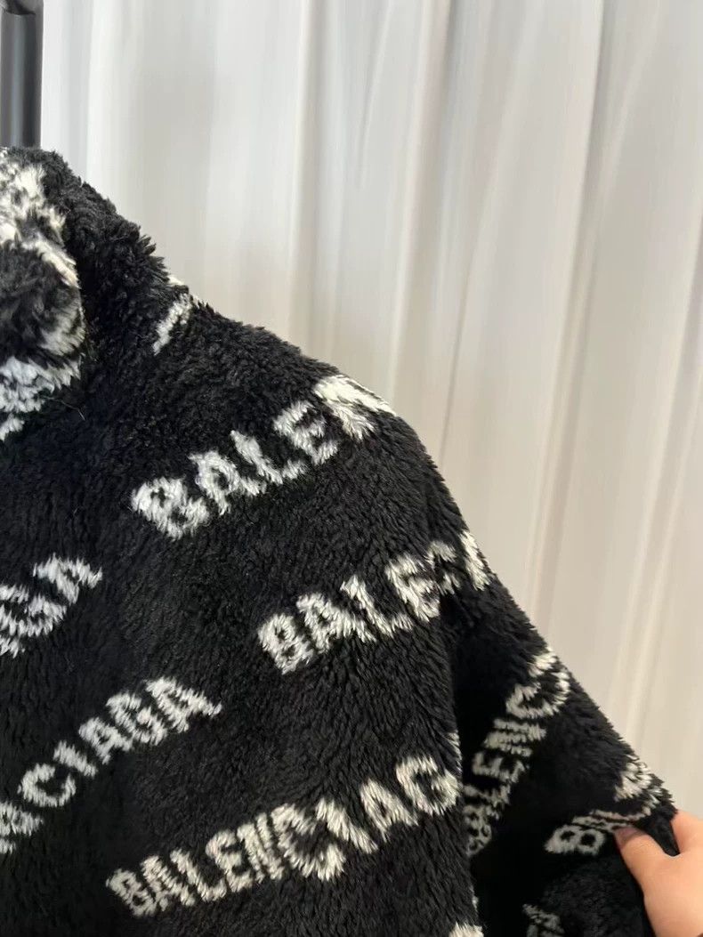 Balenciaga Balenciaga Teddy Fur Jacket Full of Print jacket 2501-Nexta Size XXS / US 00 / IT 34 - 5 Thumbnail