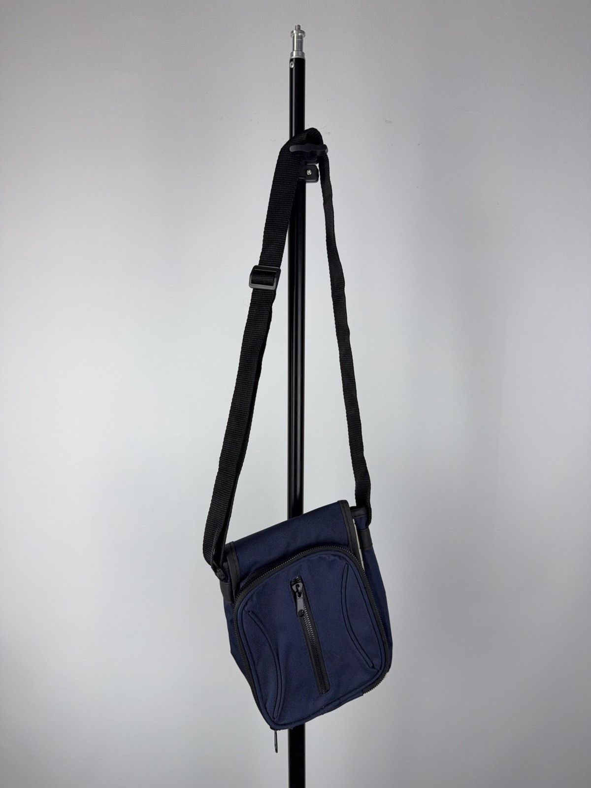 Marlboro × Vintage Vintage Philip Morris Promo Bag Crossbody Two Tone Size ONE SIZE - 2 Thumbnail
