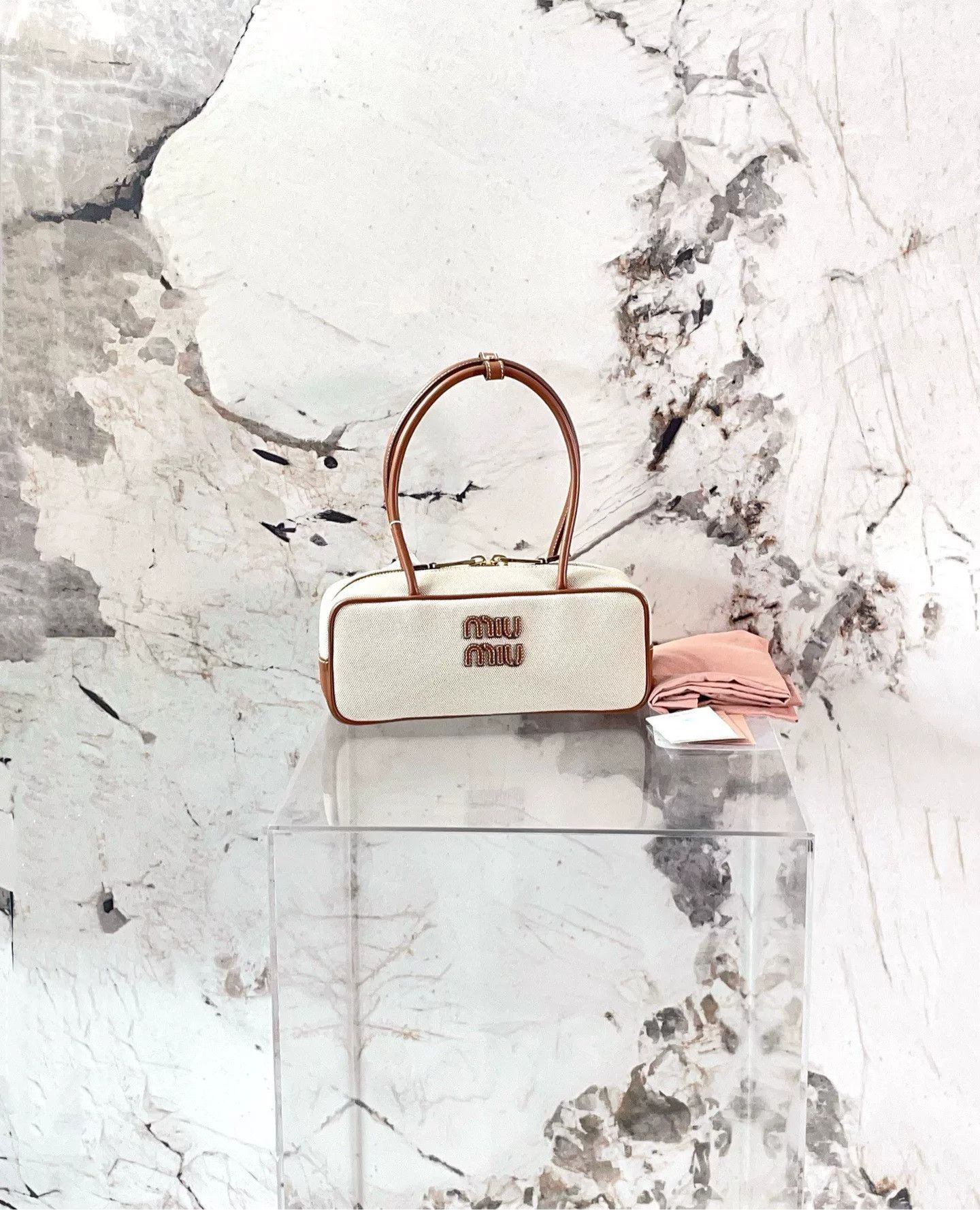 Miu Miu Pre-loved Bag Very good condition Size ONE SIZE - 1 Thumbnail