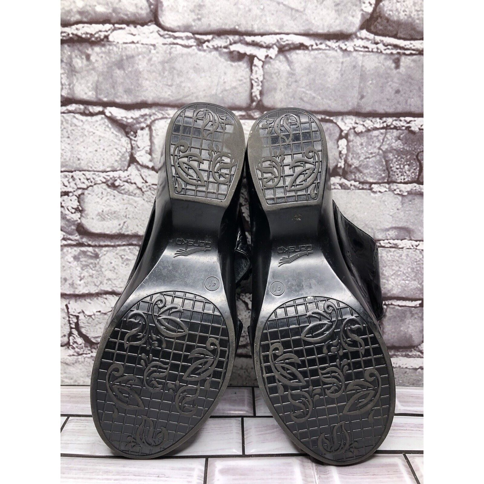 Other Dansko Black Patent Leather Flower Wedge Slip On Slides Sand Size US 10.5 / IT 40.5 - 7 Thumbnail