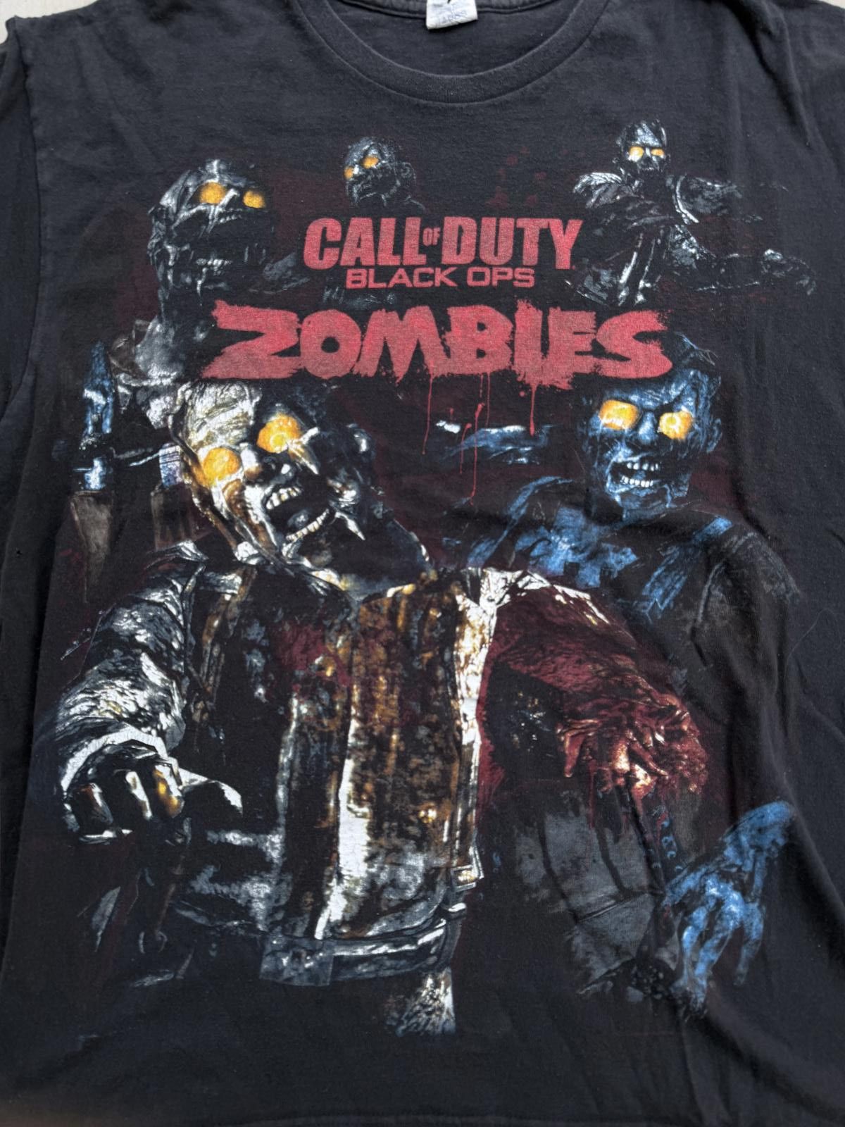 Other Vintage Call of Duty Black Ops Zombies Tee Size Large Rare Size US L / EU 52-54 / 3 - 2 Thumbnail