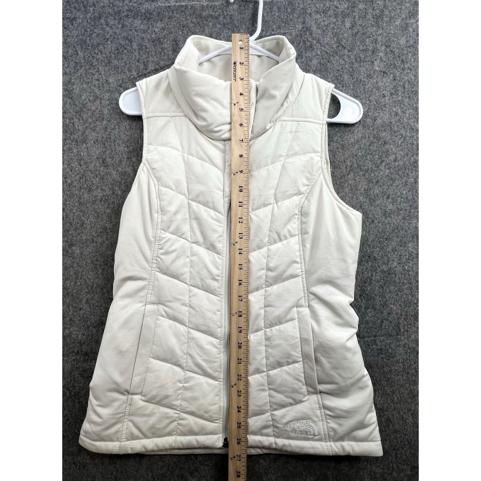 The North Face VINTAGE? The North Face Women’s Cream White Quilted Insulated Vest Size Small Size S / US 4 / IT 40 - 2 Thumbnail