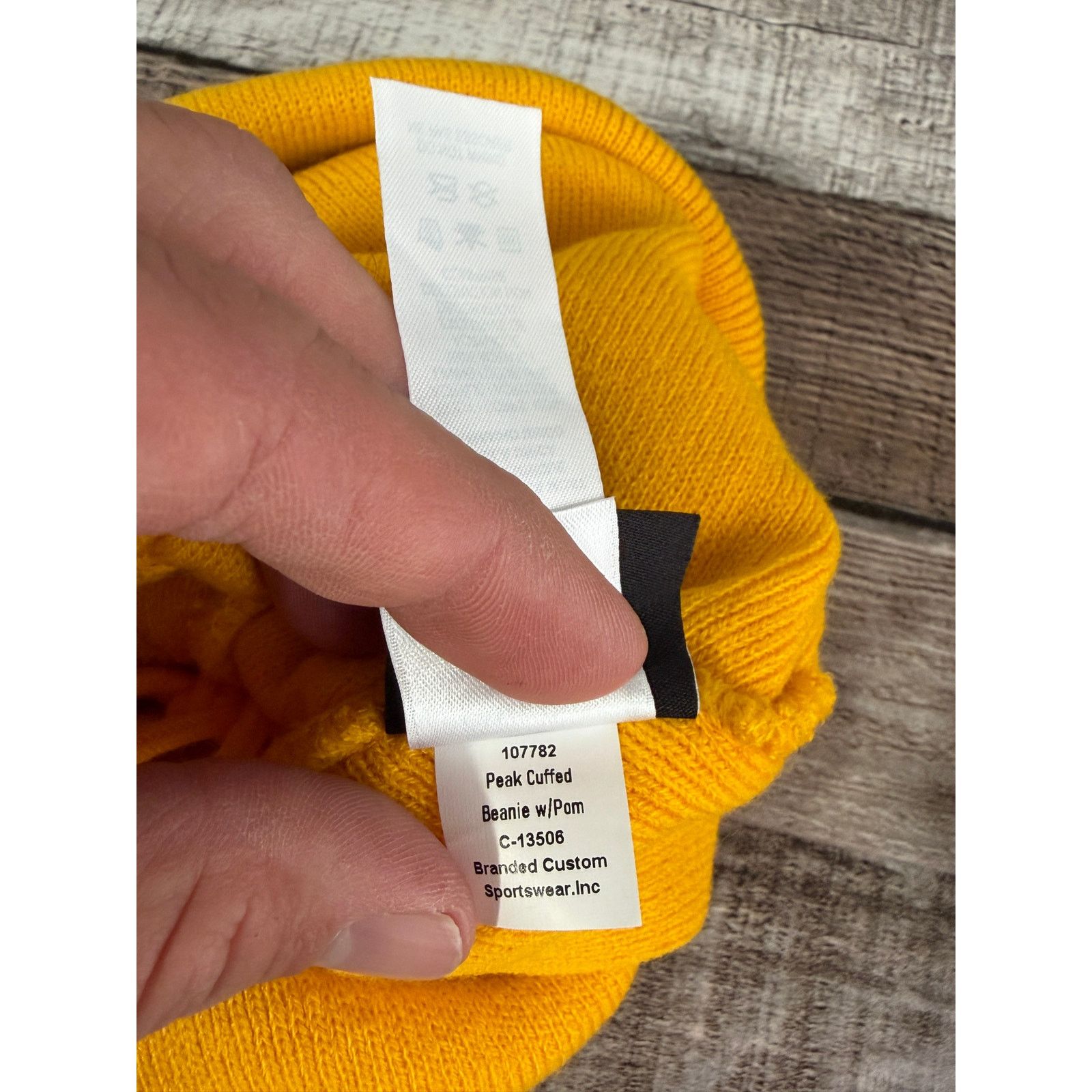 NCAA NWT University of Minnesota Gophers Nike Winter Hat/Beanie Size ONE SIZE - 9 Thumbnail