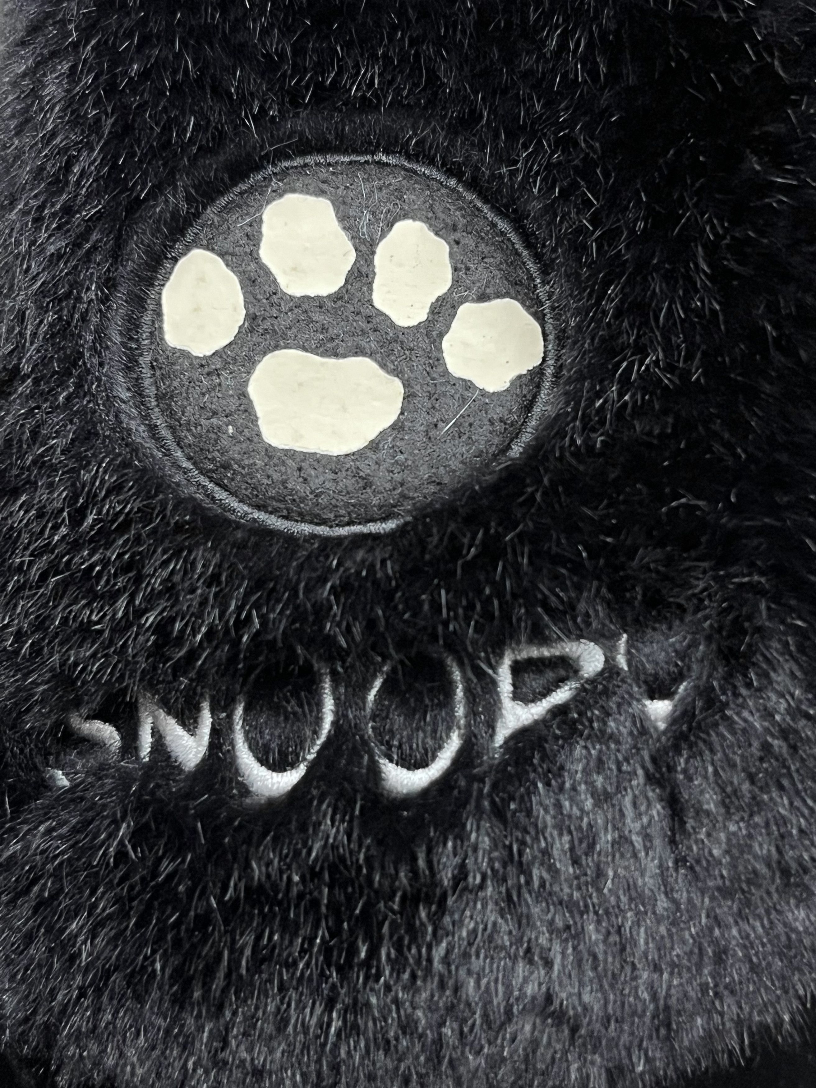 Disney 🌎🐶 UNIVERSAL STUDIOS JAPAN SNOOPY Fluffy Hairy DOPE Hat Size ONE SIZE - 2 Thumbnail