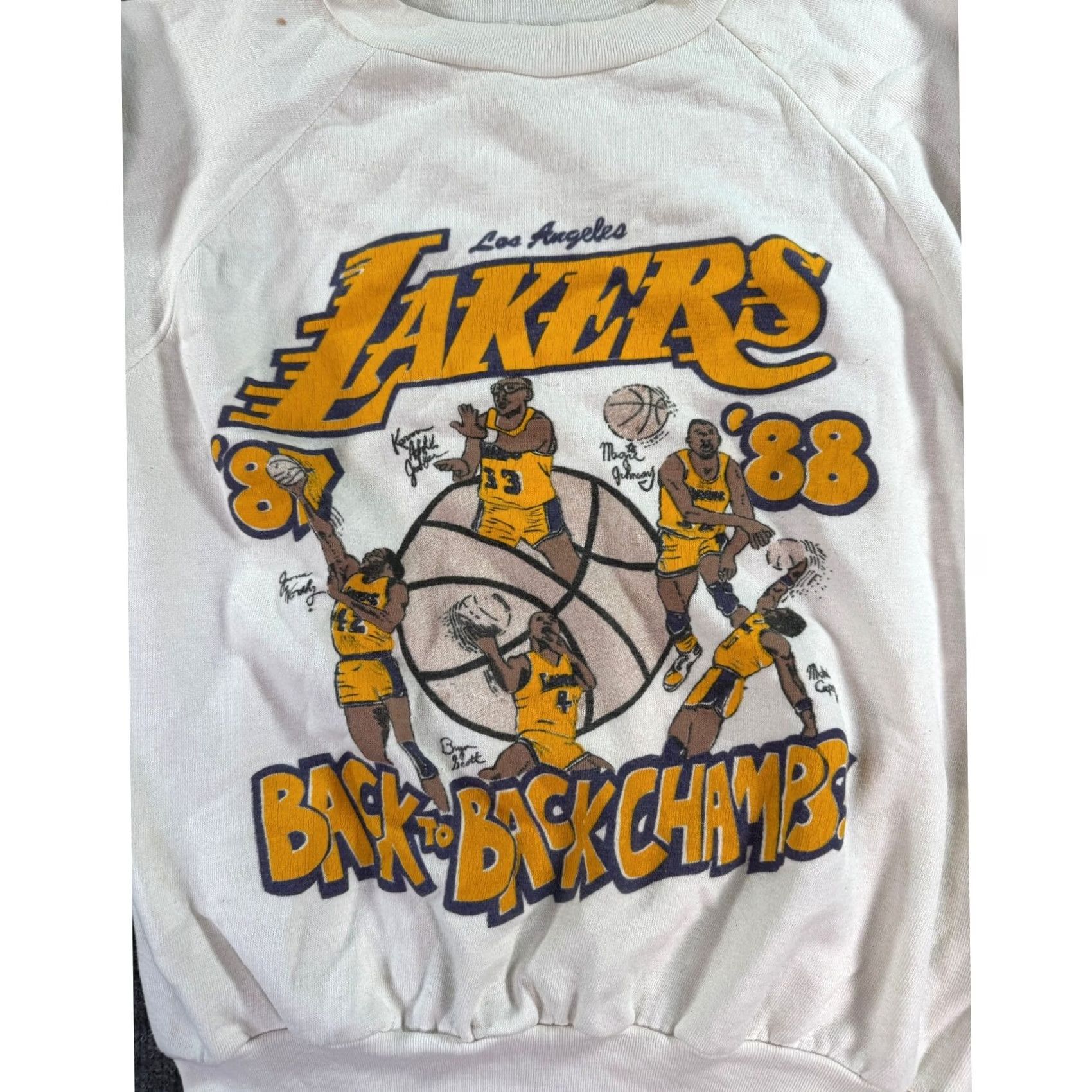 Vintage VINTAGE LA Lakers Sweatshirt Mens Small White 80s Back to Back Champs Graphic Size US S / EU 44-46 / 1 - 2 Thumbnail