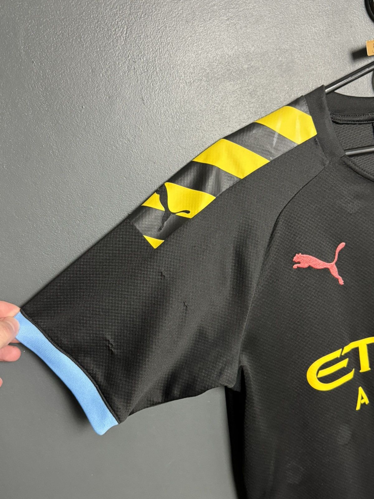 Puma Manchester City 19/20 Away Football Jersey Size US S / EU 44-46 / 1 - 4 Thumbnail