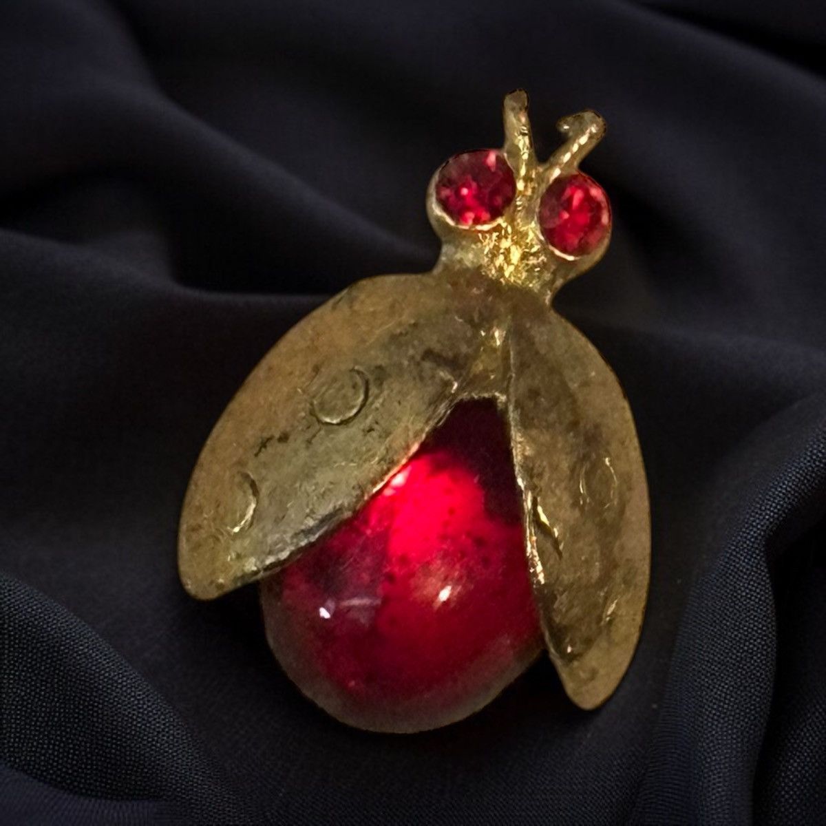 Vintage Vintage gold tone red glass stone lady bug tac pin Size ONE SIZE - 1 Thumbnail