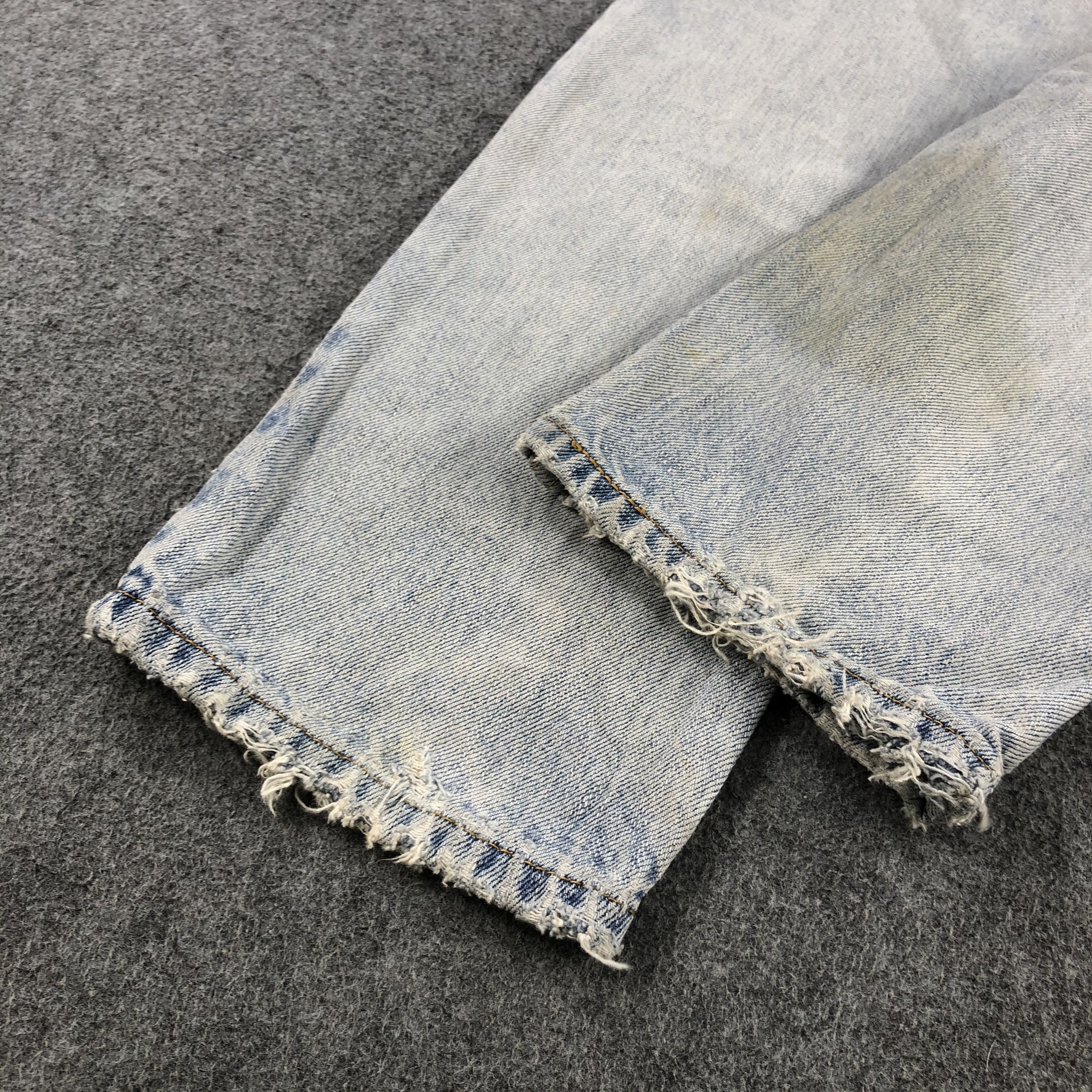 Levi's Vintage Light Wash Levis Jeans-J2131 Size US 35 - 6 Thumbnail