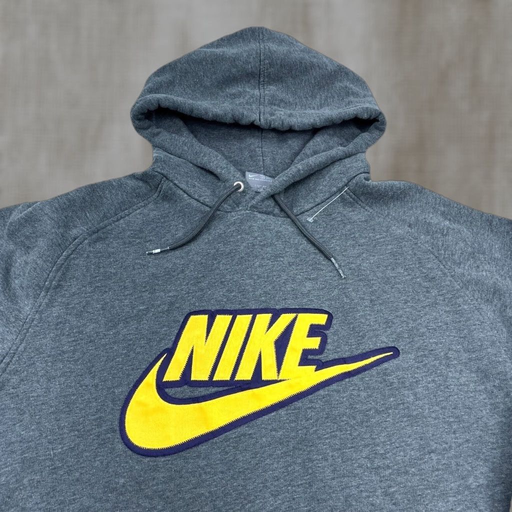 VINTAGE Nike Hoodie Men XL Gray Yellow Sweatshirt Y2K 2000s Silver Tag