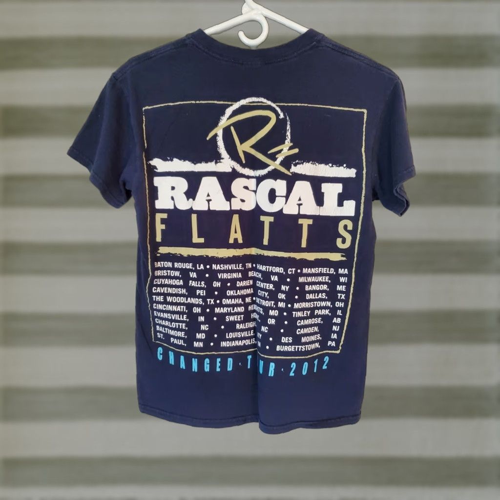 Gildan Rascal Flatts T-Shirt - Changed Tour 2013 - Small - Navy Blue - Gildan - Cotton - Short Sleeve - Crew Neck - Music - Men - T-Shirt - Solid - 2010-2019 Size US S / EU 44-46 / 1 - 1 Thumbnail