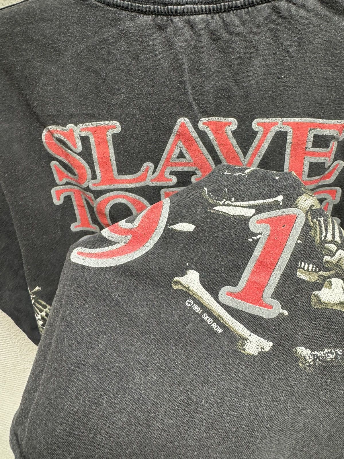 Band Tees Skid Row vintage t-shirt 1991 single stich Xl rock band Size US XL / EU 56 / 4 - 9 Thumbnail