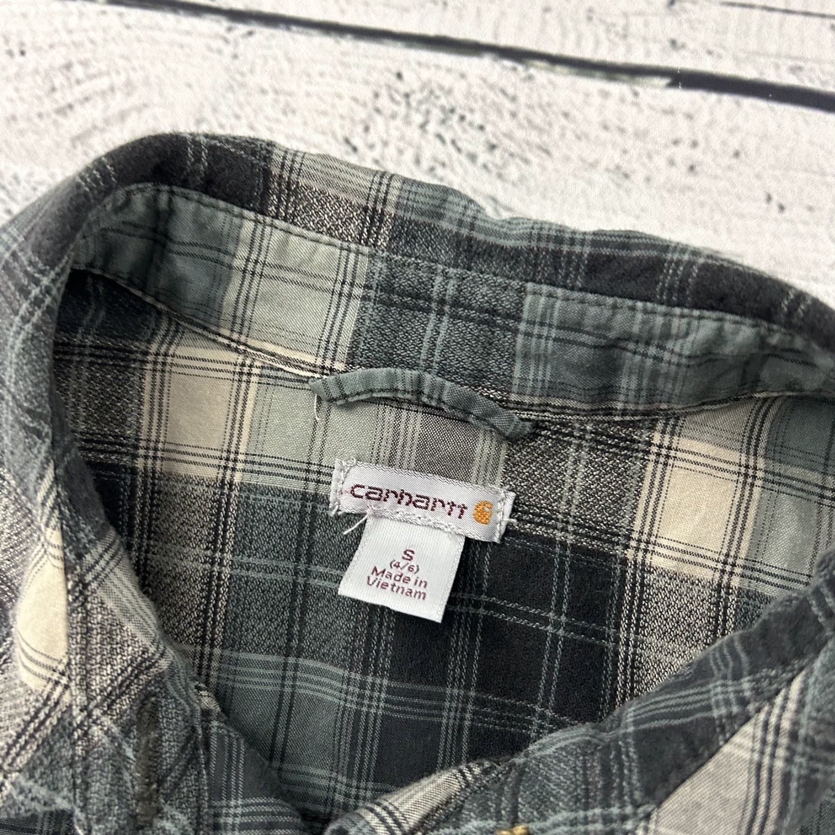 Carhartt Carhartt Long Sleeve Plaid Button Front Flannel Shirt Women's Small Gray Size S / US 4 / IT 40 - 2 Thumbnail