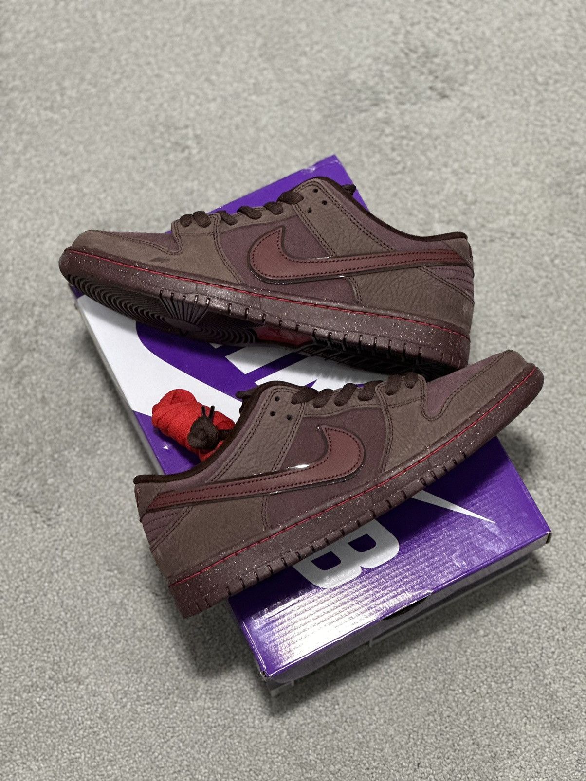 image of Nike Sb Dunk Low City Of Love Burgundy Crush Size 11Mnew Shoes in Burgandy, Men's