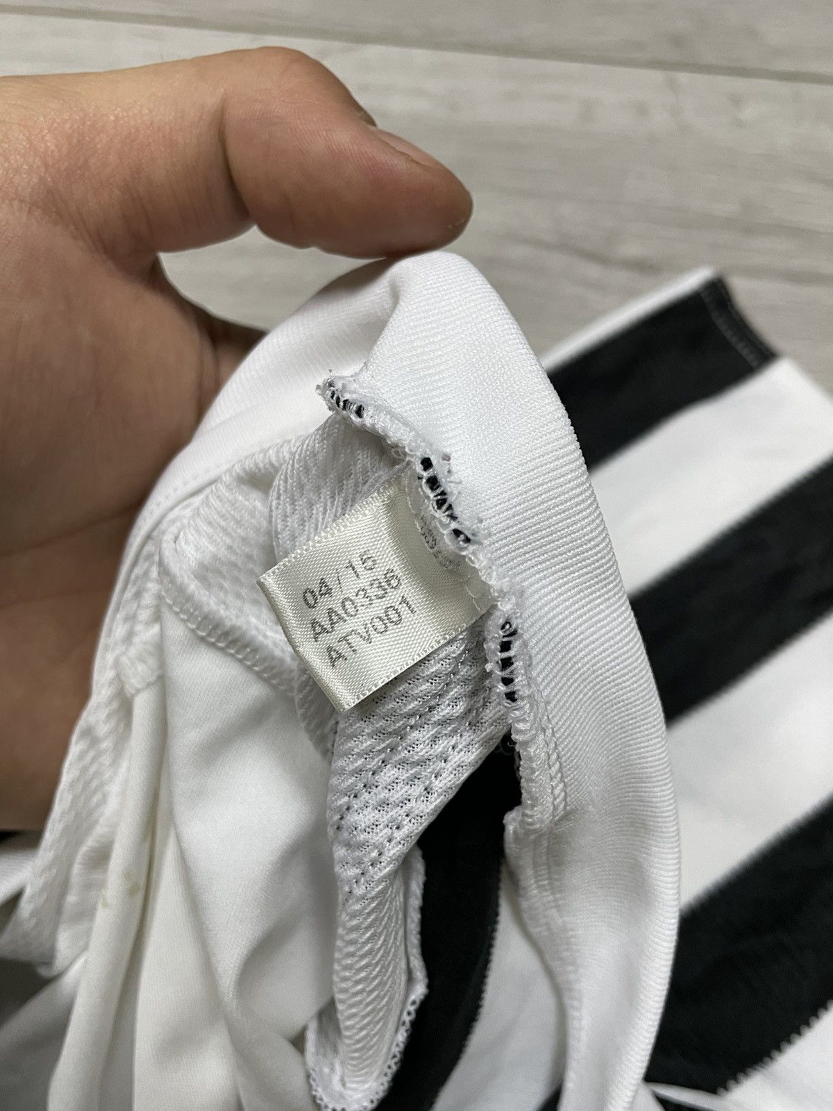 Adidas Adidas Juventus 2015 Jersey Jeep striped Size US XL / EU 56 / 4 - 8 Thumbnail