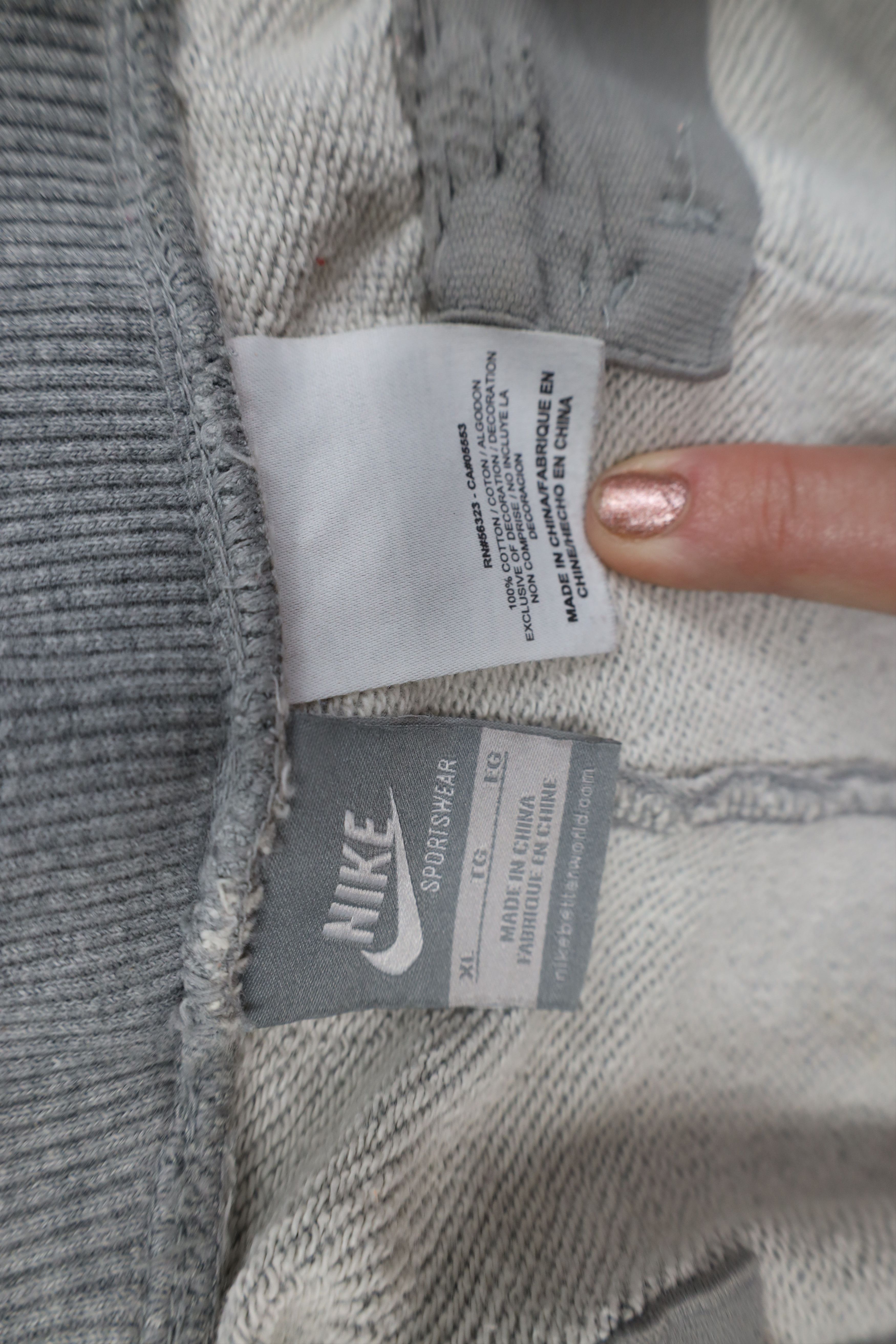 Nike Vintage Nike Mini Swoosh Heavy French Terry Cargo Shorts Size US 36 / EU 52 - 9 Thumbnail