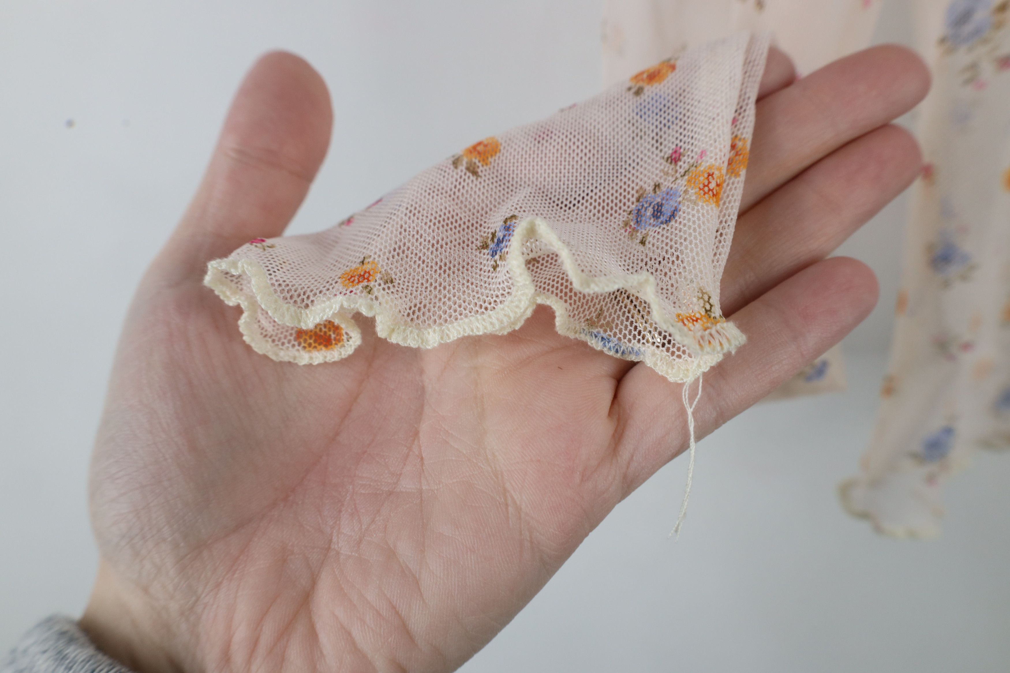 Vintage Vintage 90s Y2K Babydoll Flower Bella Cropped T-Shirt USA Size L / US 10 / IT 46 - 5 Thumbnail