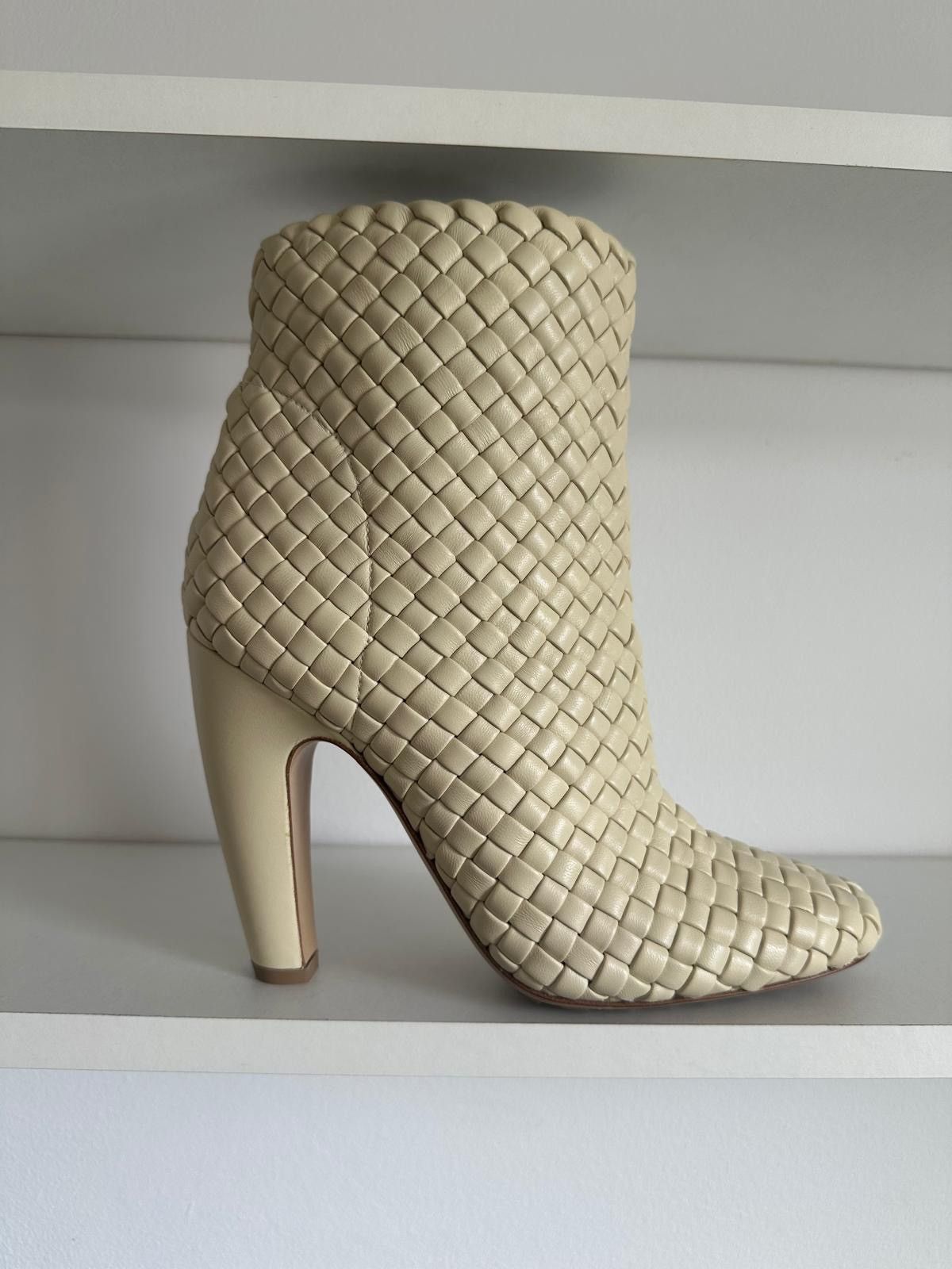 Bottega Veneta Bottega Veneta Canalazzo Ankle Boot Size US 7 / IT 37 - 5 Thumbnail
