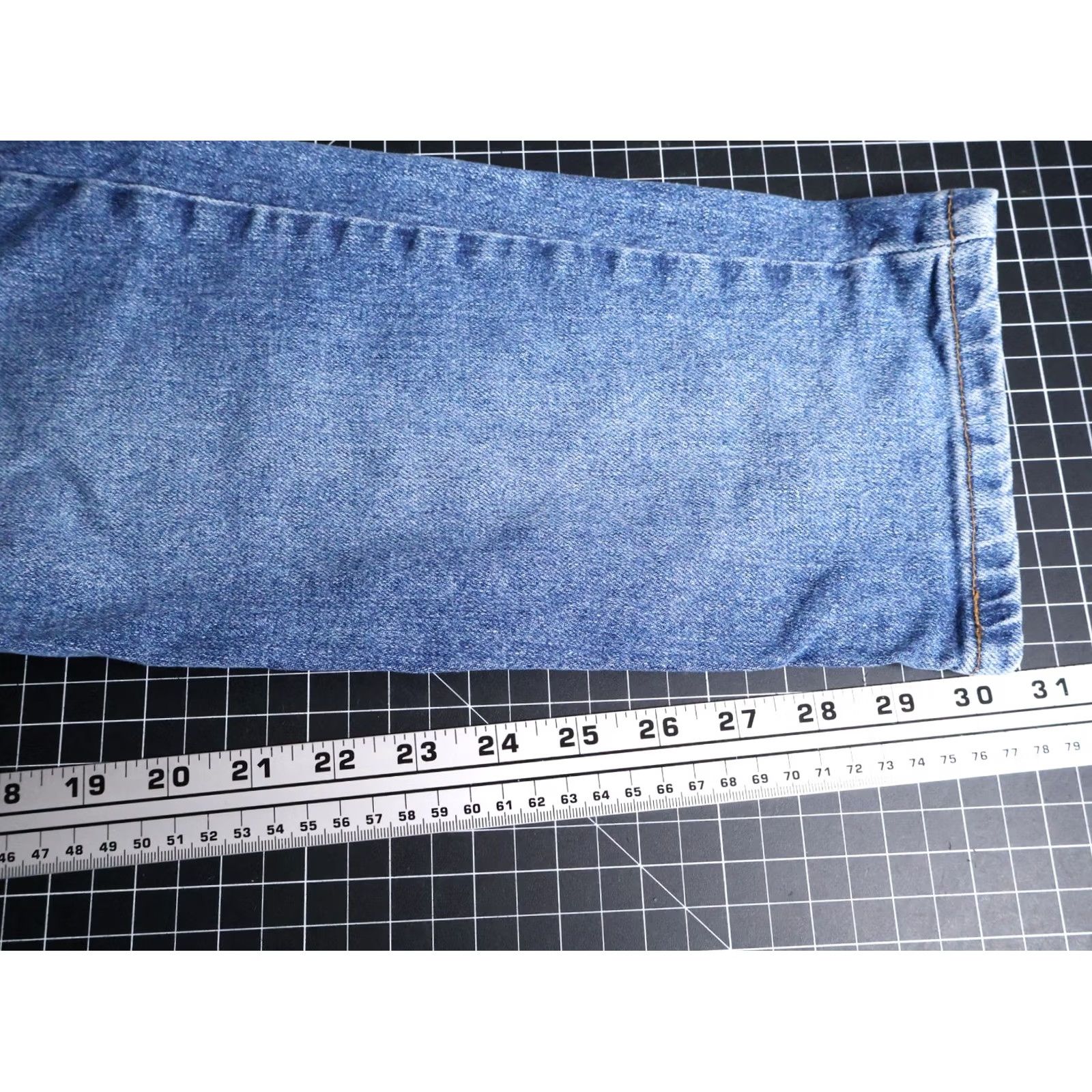 Levi's VINTAGE Levi's 512 Jeans Women's 16 MIS Slim Tapered Leg Denim USA Tag Blue 30.5 Inseam 33/30.5 High Rise Medium Wash 2000s Mens? Size 38" / US 16 / IT 52 - 7 Thumbnail