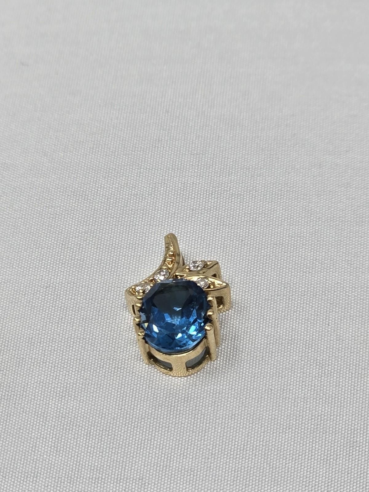 The Unbranded Brand 14K Gold Blue Topaz & Diamond Pendant Earring Set 5.5g Size ONE SIZE - 4 Thumbnail