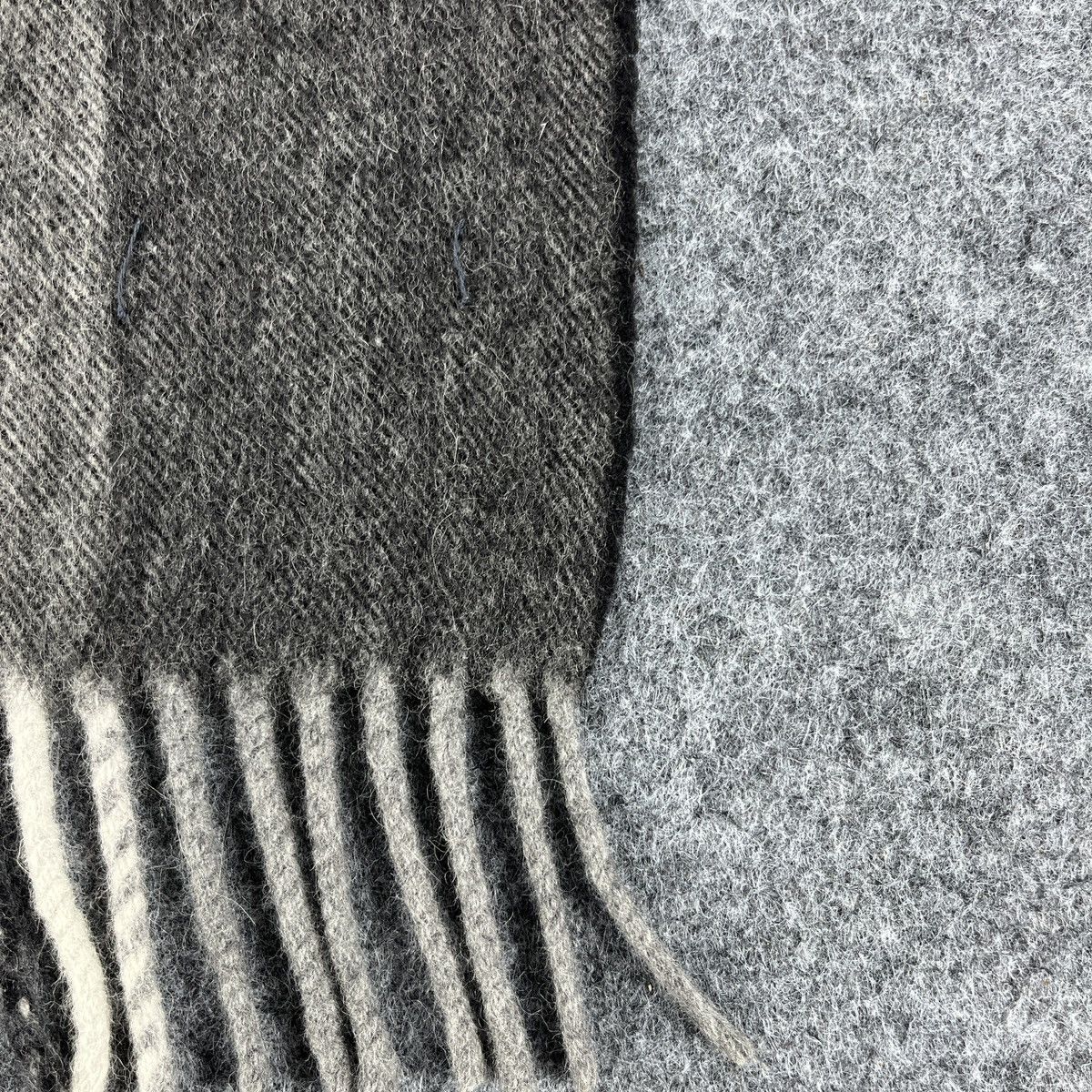 Paul Smith Paul Smith Scarf / Muffler / Neckwear T1380 Size ONE SIZE - 8 Thumbnail