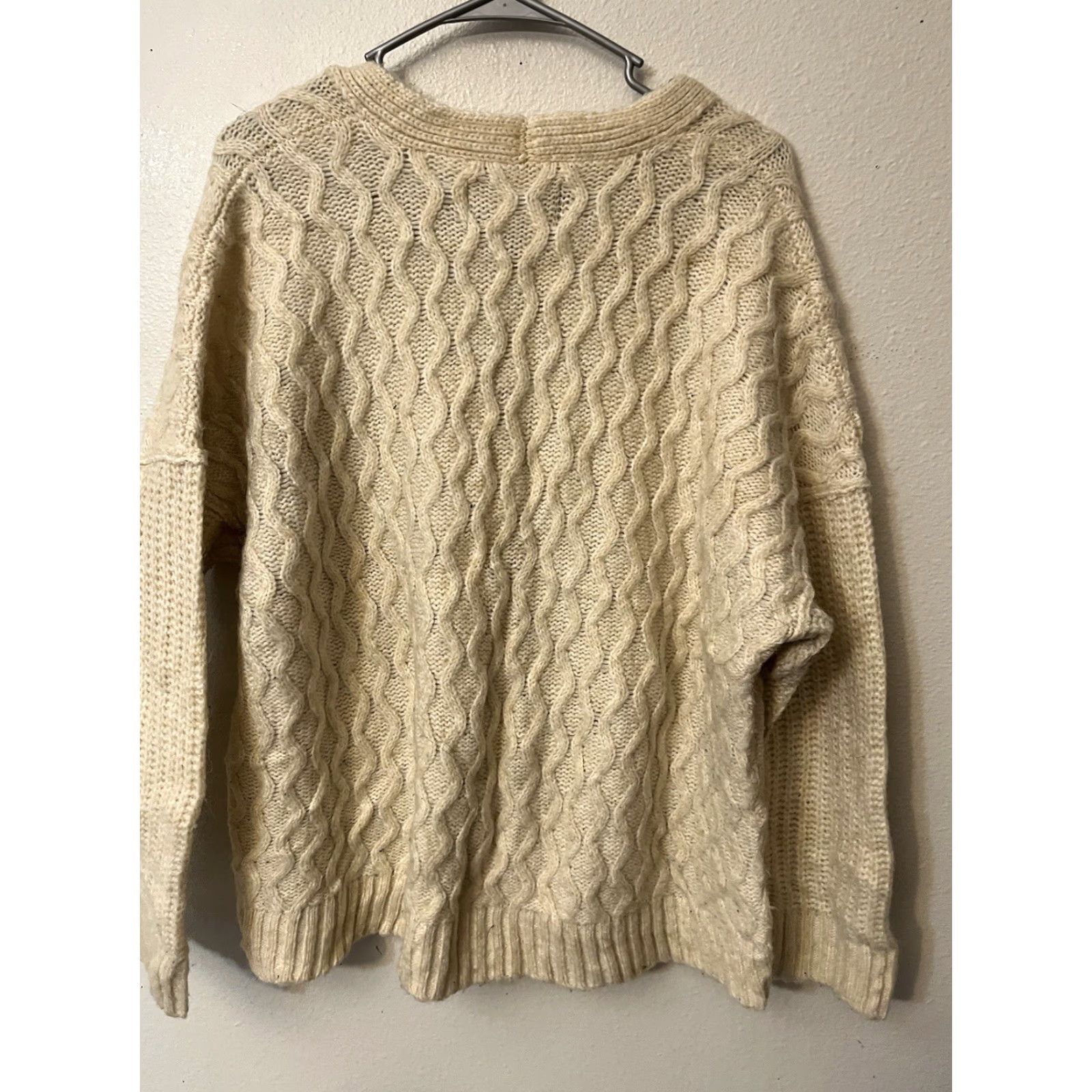 American Eagle Outfitters VINTAGE American Eagle Outfitters Cardigan Women's Oversized Cable-Knit Wool Blend Fisherman V-Neck Ivory Cream L Size L / US 10 / IT 46 - 2 Thumbnail