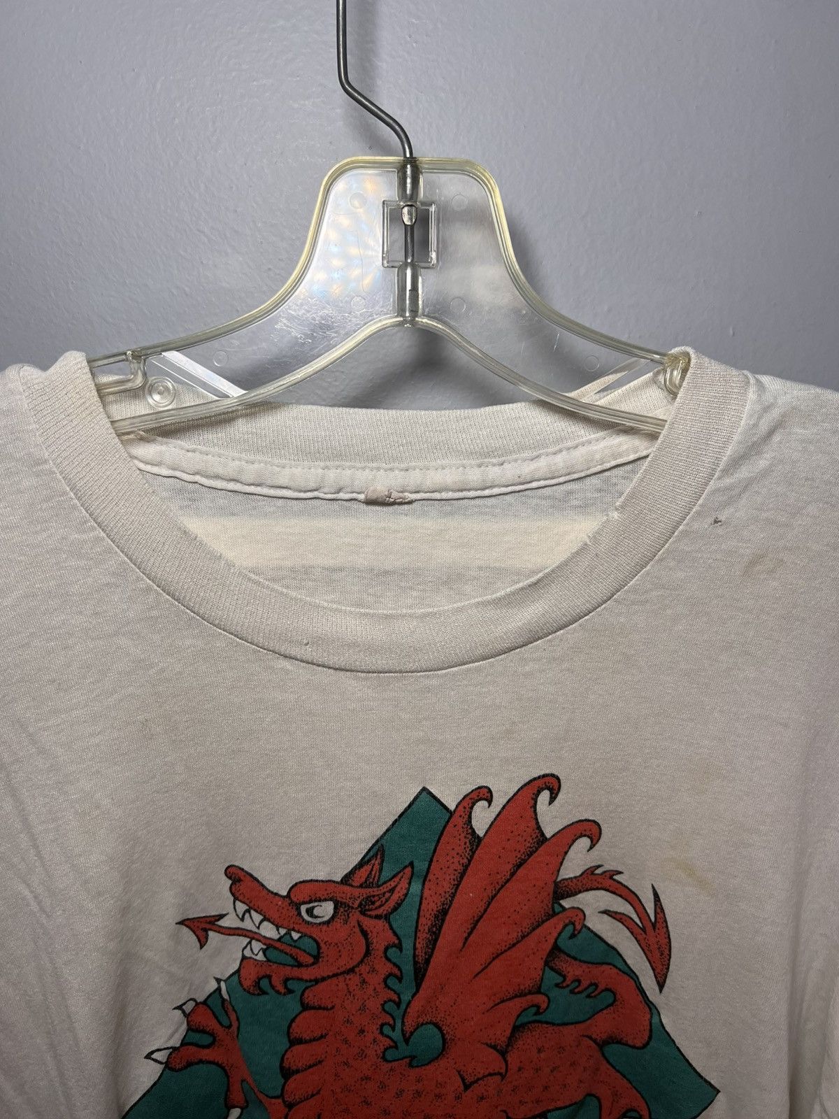 Vintage Vintage London Wales dragon crest distressed T-shirt Size US M / EU 48-50 / 2 - 4 Thumbnail