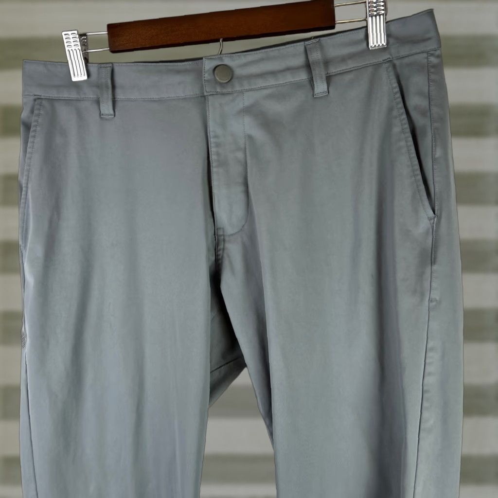 Rhone VINTAGE? No — ignore. Produce title: Rhone Commuter Pants Mens 32 Grey Technical Performance Trousers 100161 Size US 32 / EU 48 - 1 Thumbnail