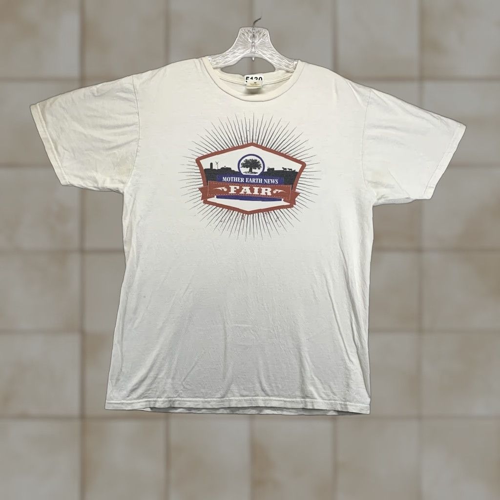 MOTHER VINTAGE Anvil Organic Mother Earth News Fair Shirt T-Shirt Graphic Print Unisex Adult L White Eco Recycle Animal 2000s Size US L / EU 52-54 / 3 - 1 Thumbnail