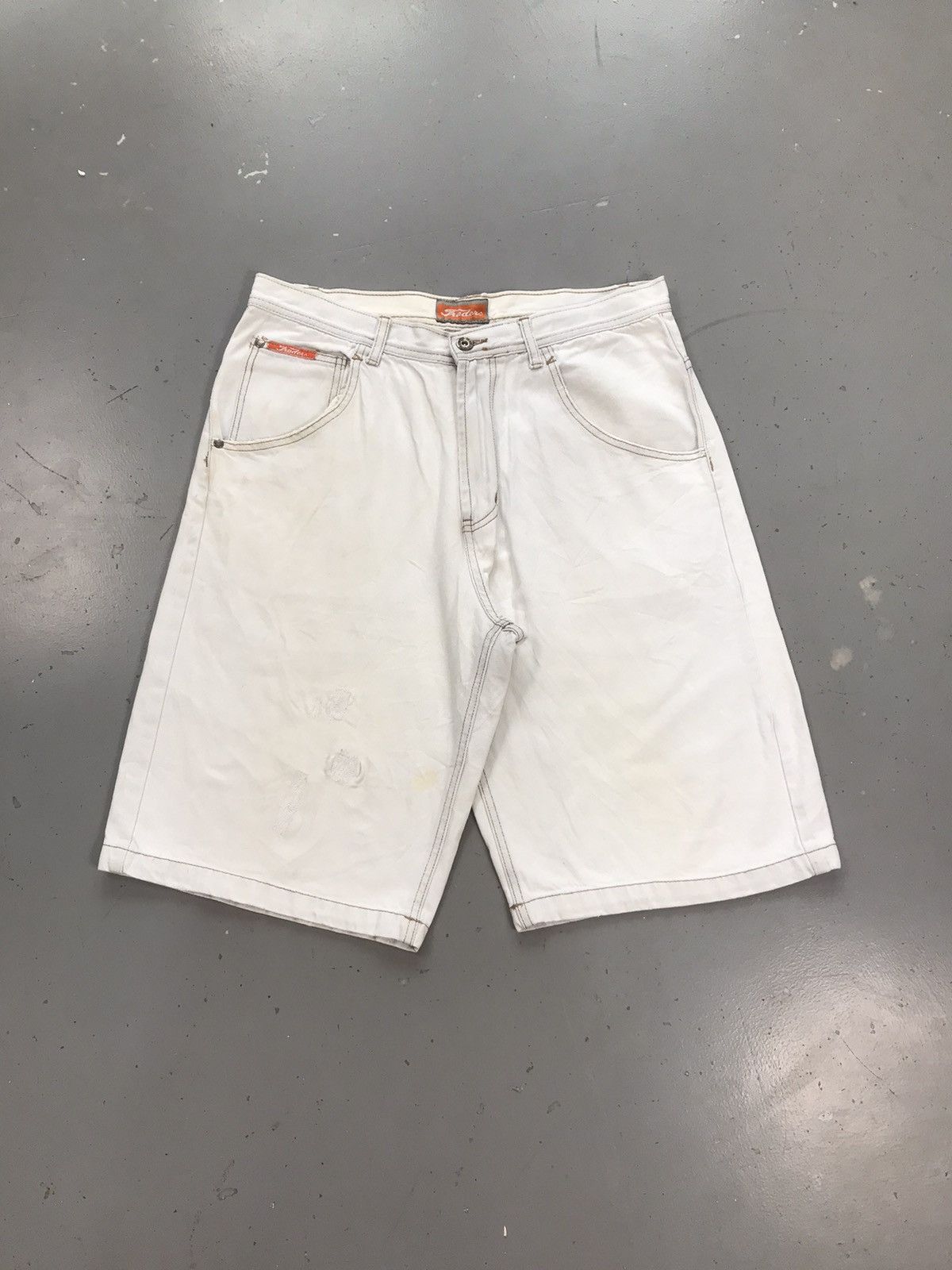 Vintage Vintage traders off white big pocket denim jort Size US 33 - 1 Thumbnail