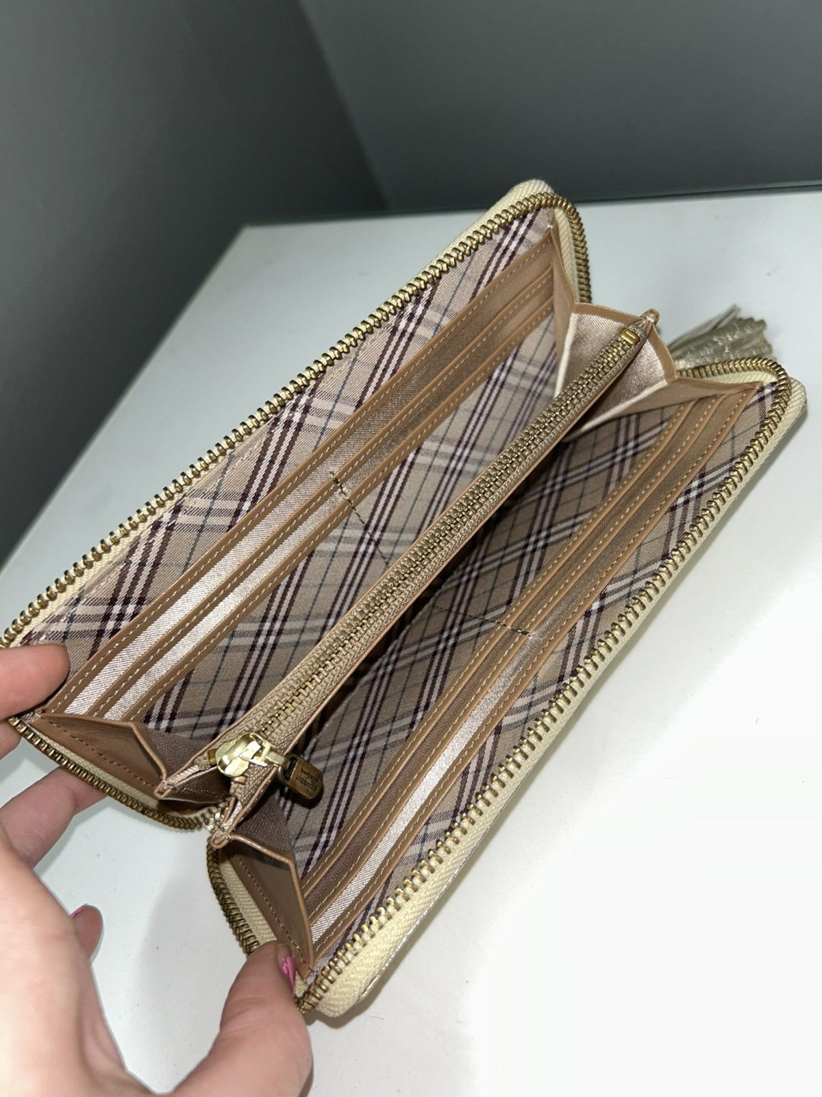 Burberry Burberry Blue Label Gold Zippy Wallet w/ Nova Check Interior Size ONE SIZE - 4 Thumbnail