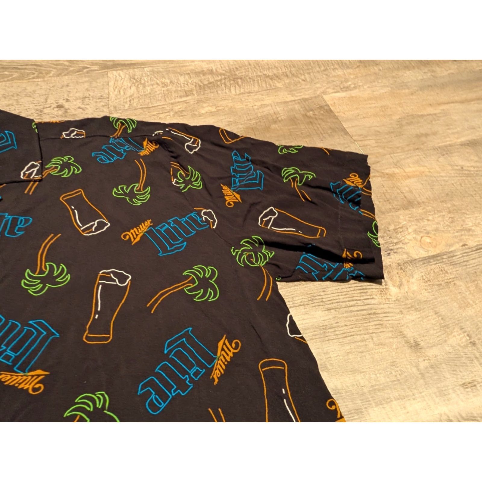 Vintage Miller Lite Beer Neon Sign Print Hawaiian Shirt Men L Black Short Sleeve Rayon Size US L / EU 52-54 / 3 - 3 Thumbnail